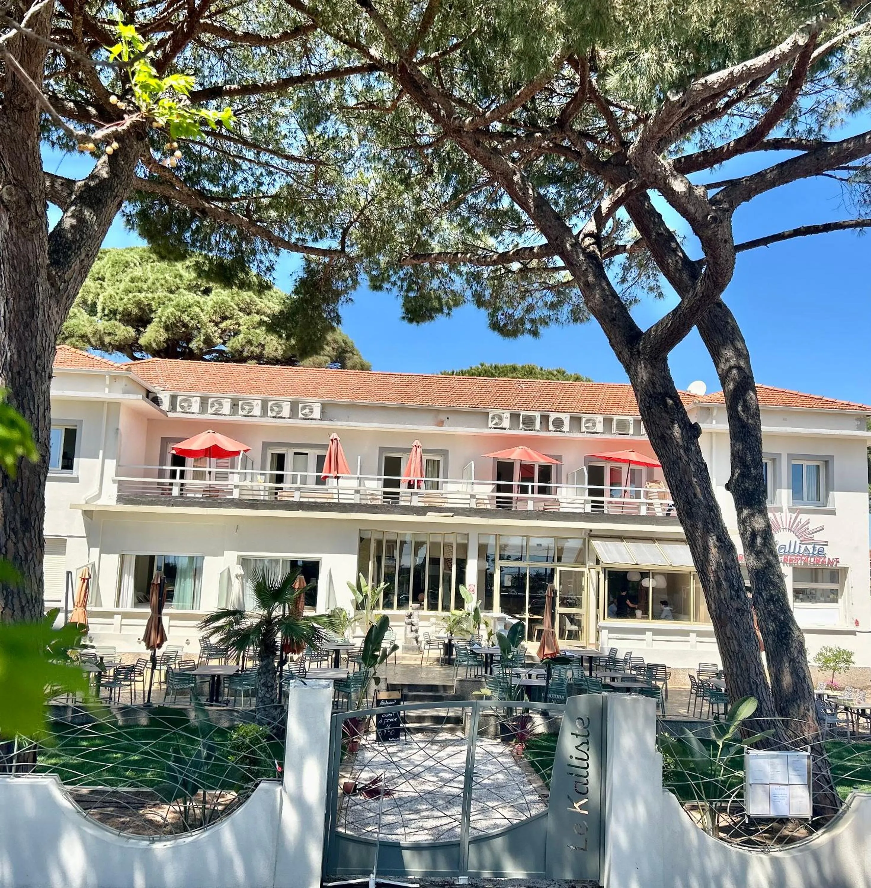 Property building in LOGIS Hotel Restaurant Le KALLISTE