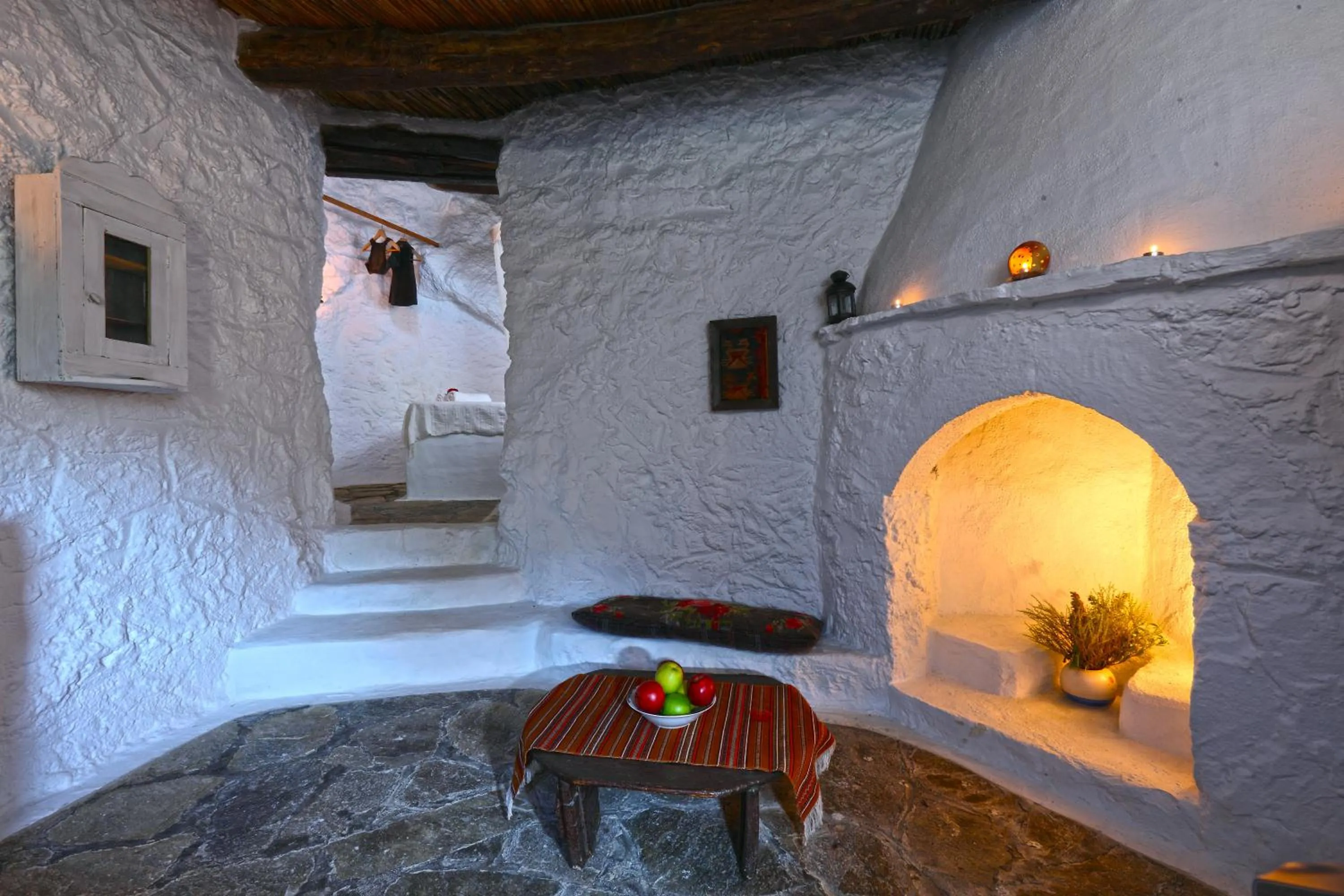 Photo of the whole room in Aspros Potamos