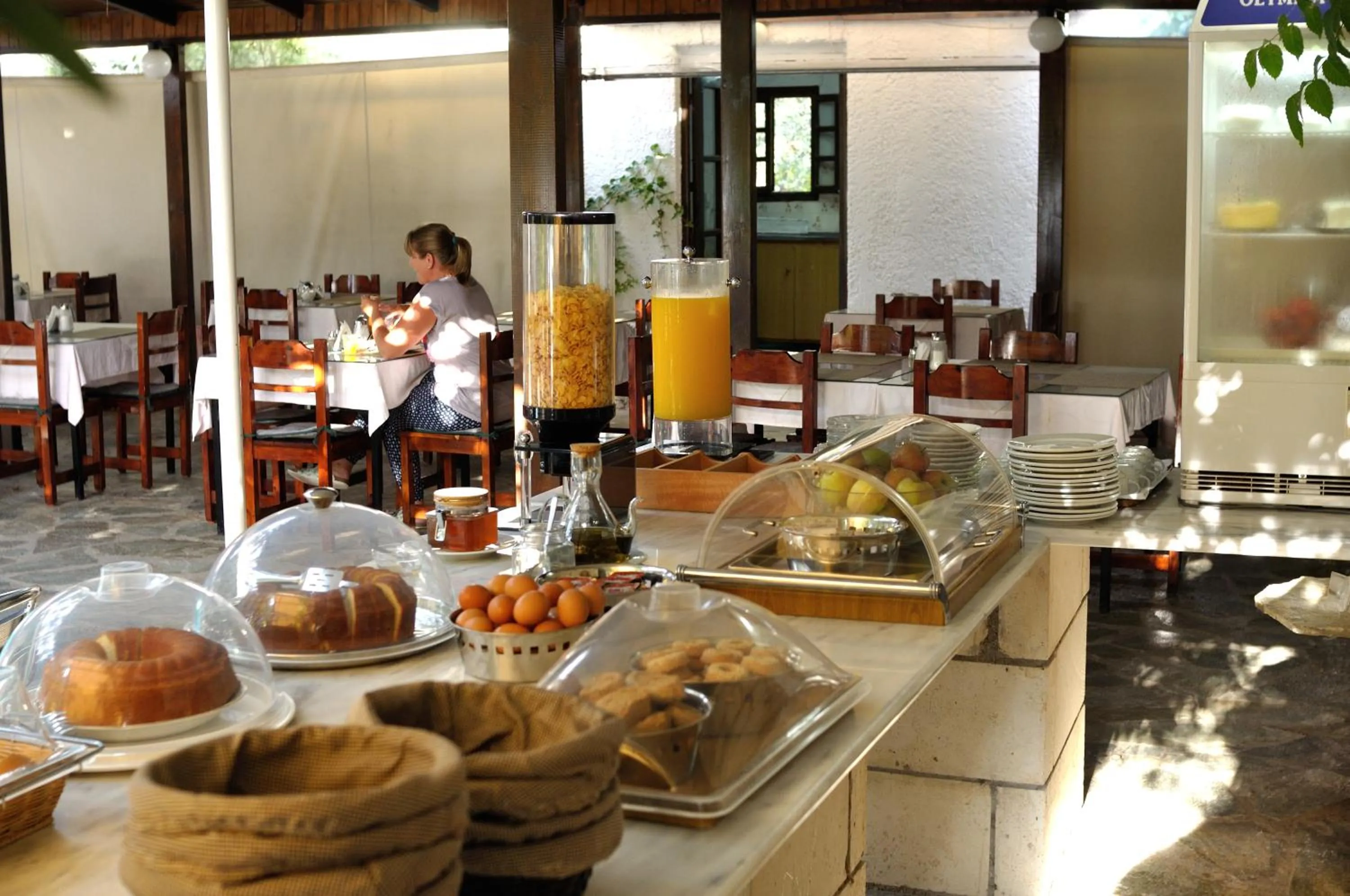 Restaurant/places to eat in Hotel Marina Village