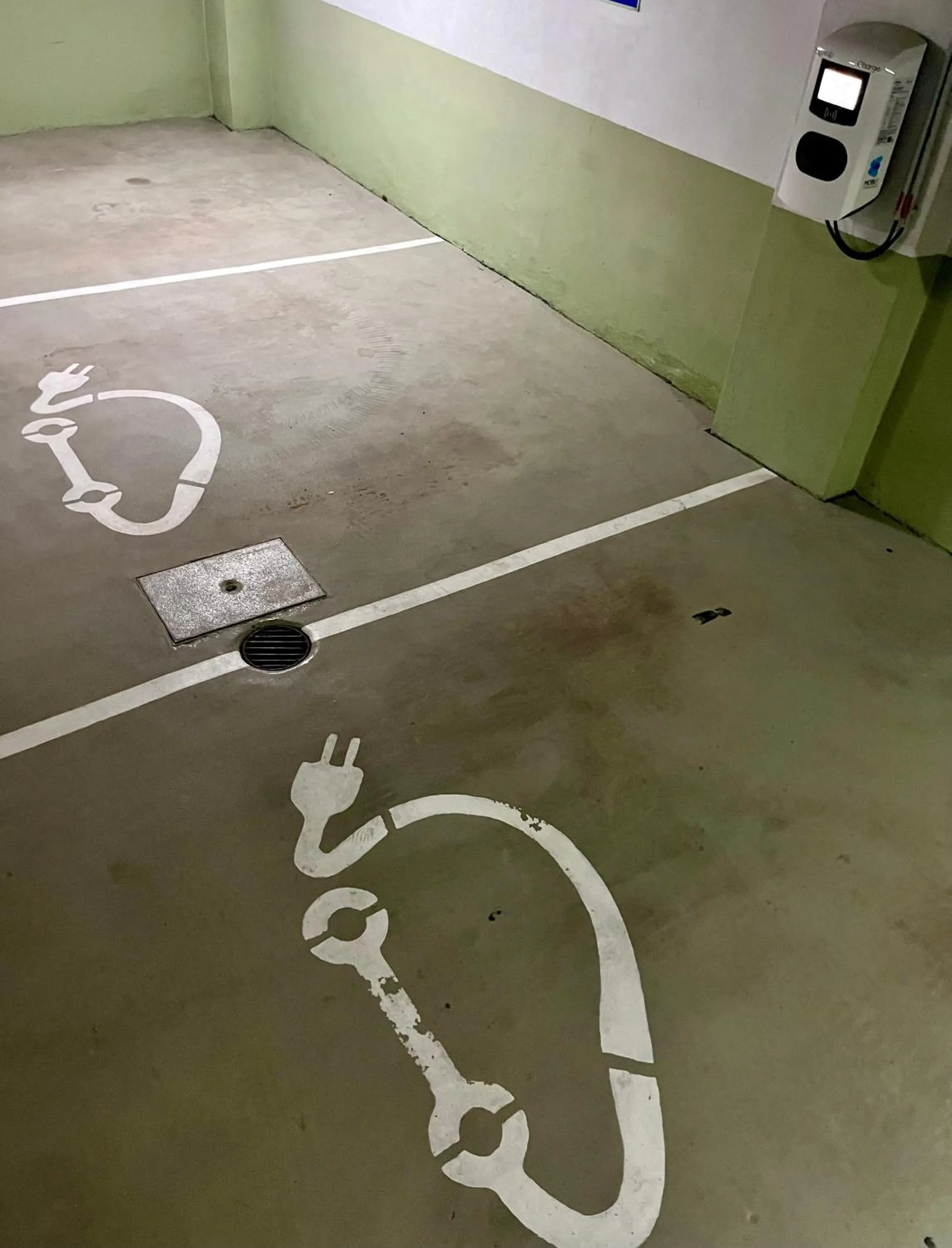 Parking in Hotel Rainha D. Amélia, Arts & Leisure