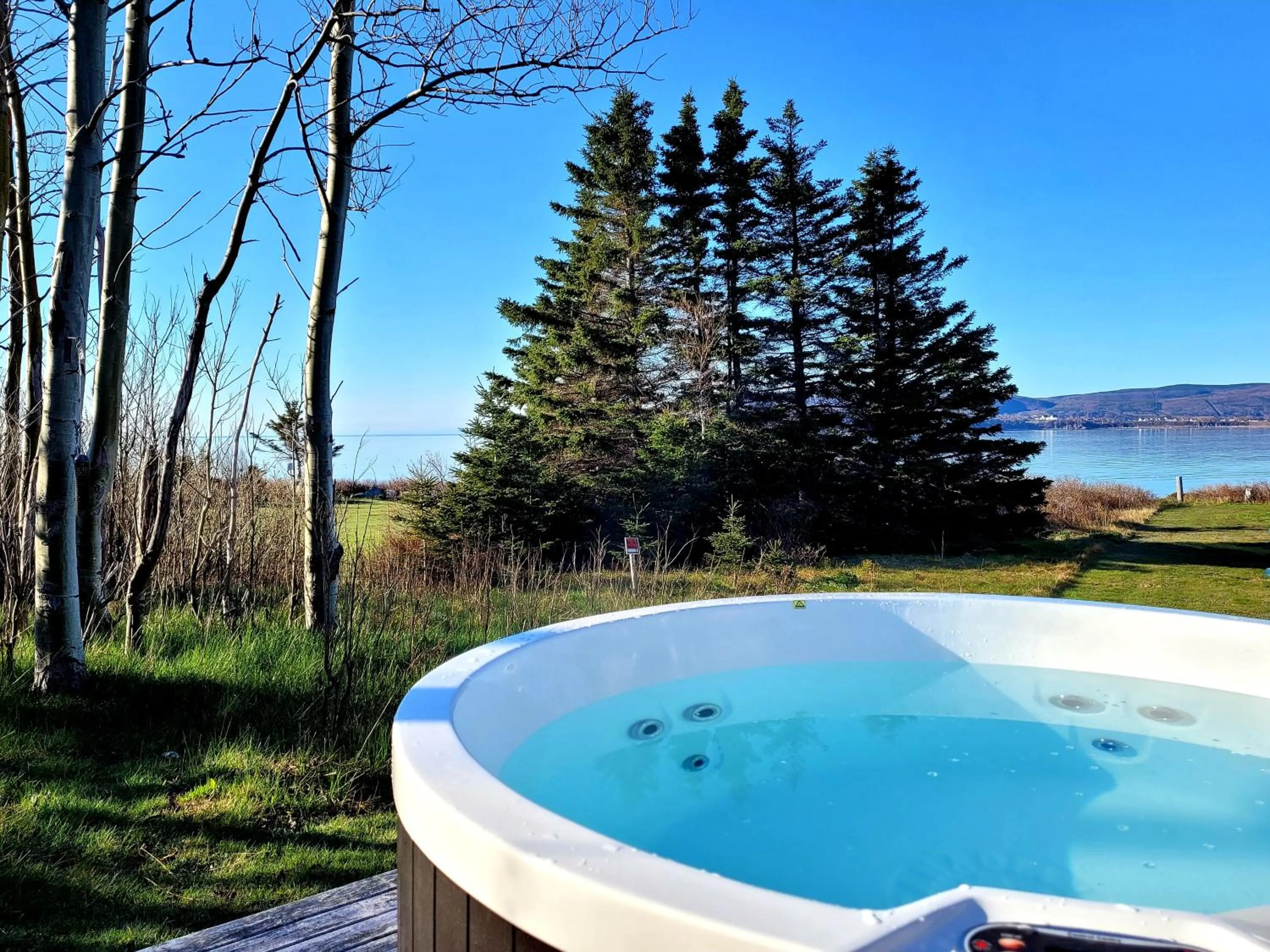 Hot Tub in Seascape Coastal Retreat - 2 ADULTS ONLY - HOT TUB AND WITHOUT HOT TUB OCEANFRONT PROPERTY