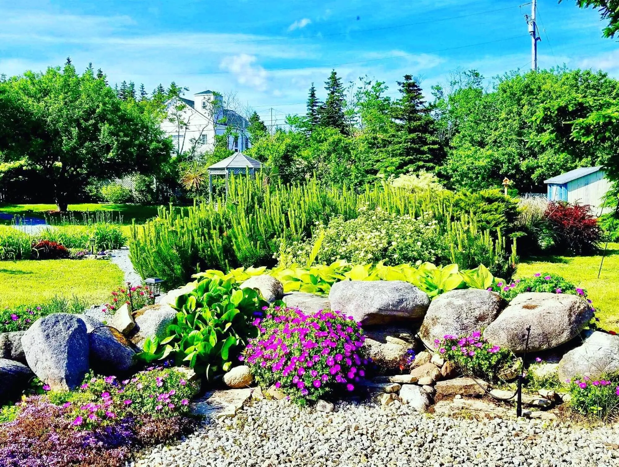 Garden in Seascape Coastal Retreat - 2 ADULTS ONLY - HOT TUB AND WITHOUT HOT TUB OCEANFRONT PROPERTY