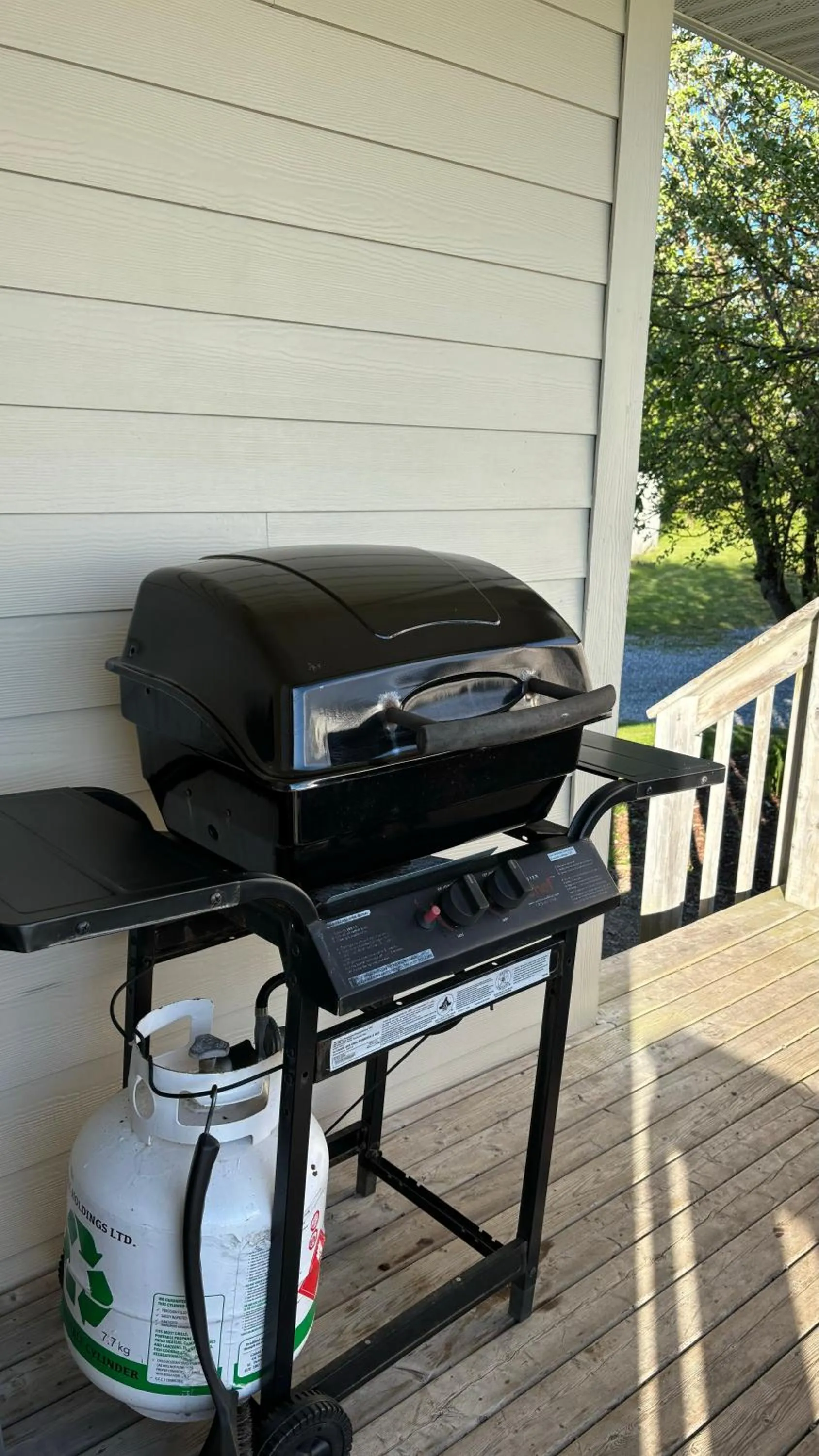 BBQ facilities in Seascape Coastal Retreat - 2 ADULTS ONLY - HOT TUB AND WITHOUT HOT TUB OCEANFRONT PROPERTY