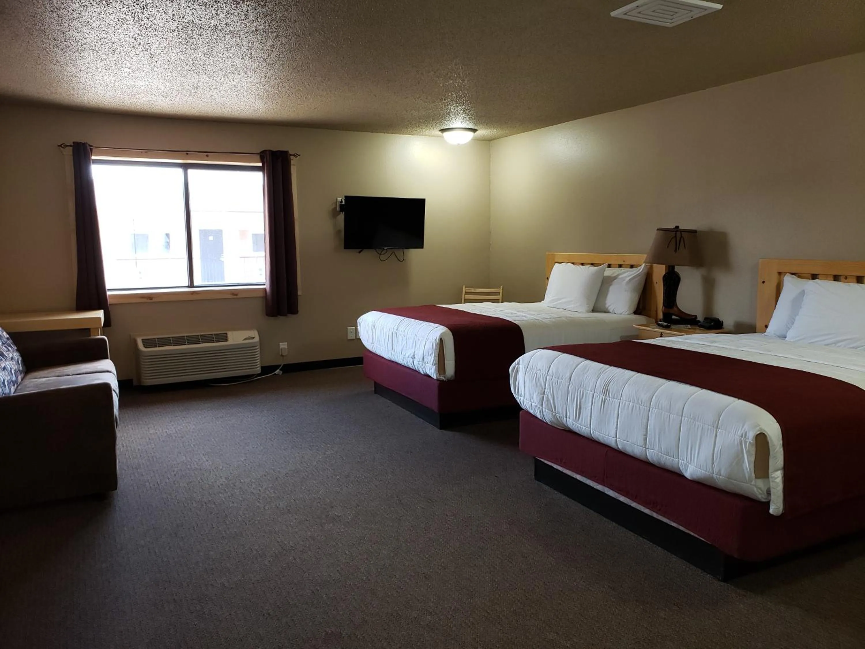 Bedroom, Bed in Woodside Dells Hotel & Suites