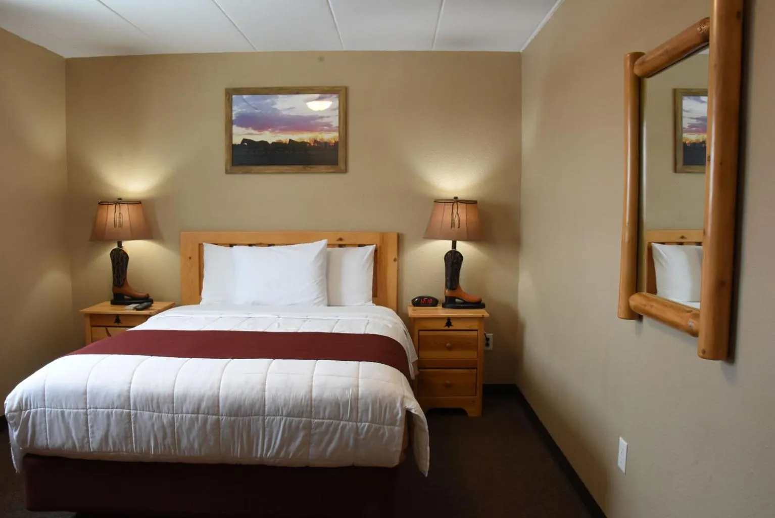 Bedroom, Bed in Woodside Dells Hotel & Suites