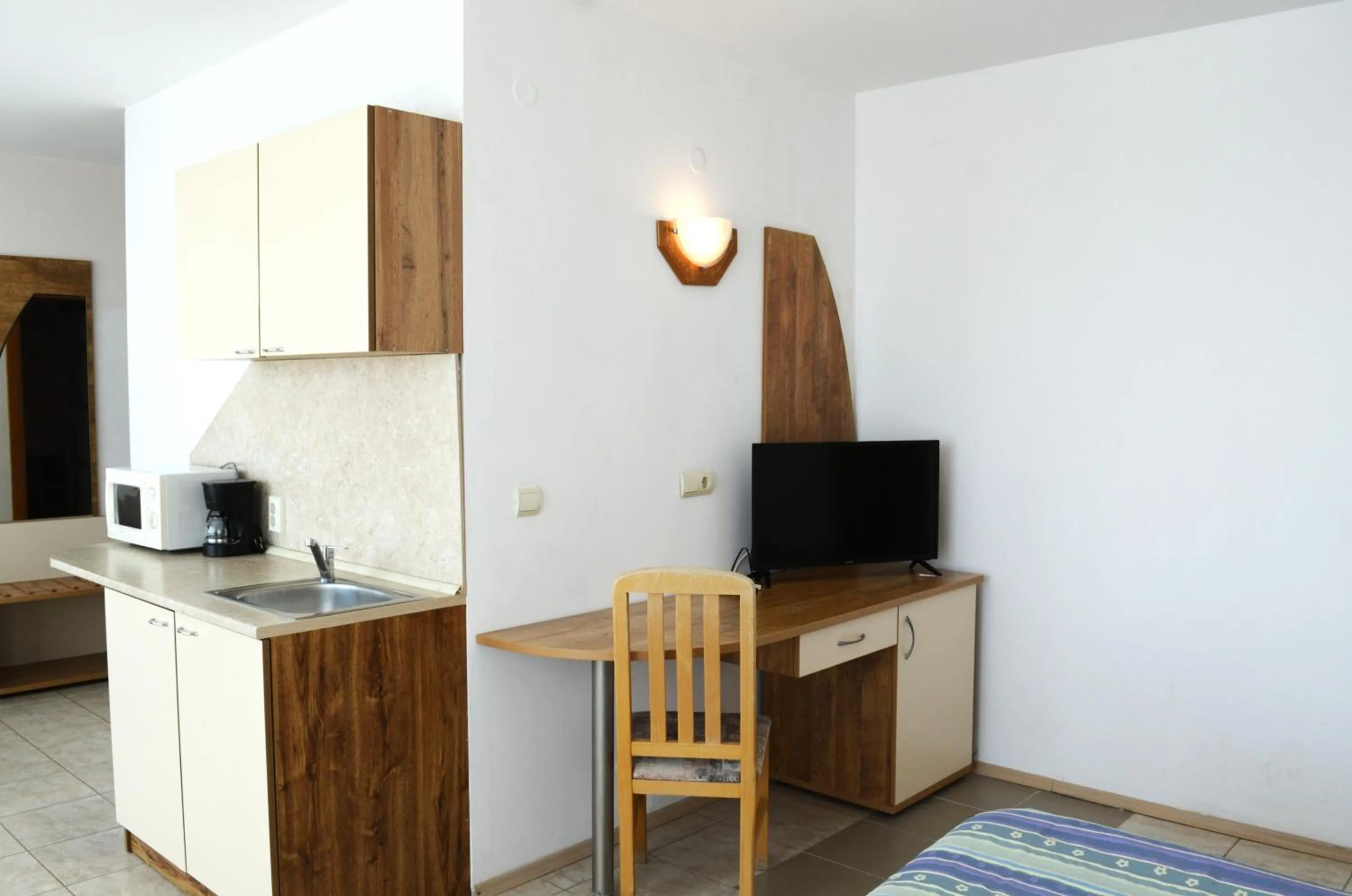 Kitchen or kitchenette in Hotel Oasis - Beach Access