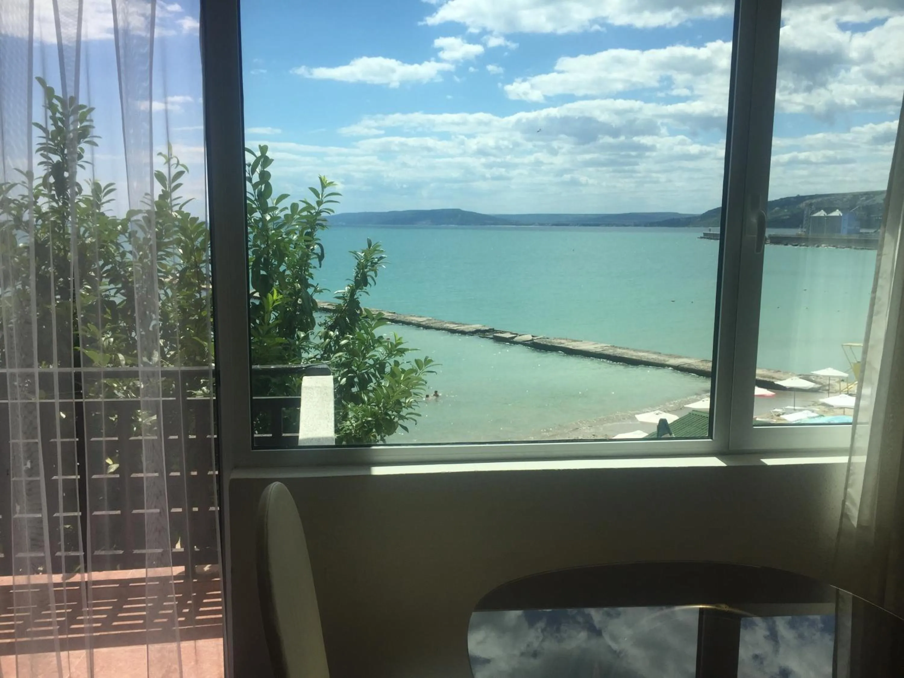 Sea view in Hotel Oasis - Beach Access