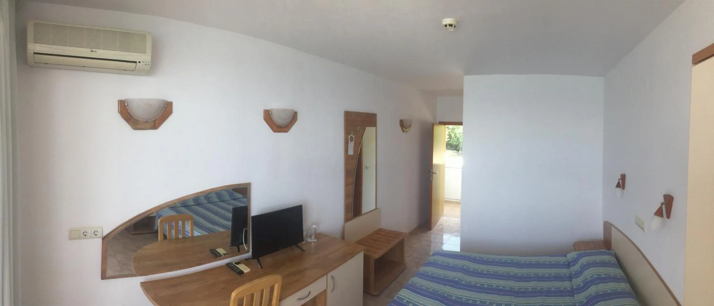 Other, Bed in Hotel Oasis - Beach Access