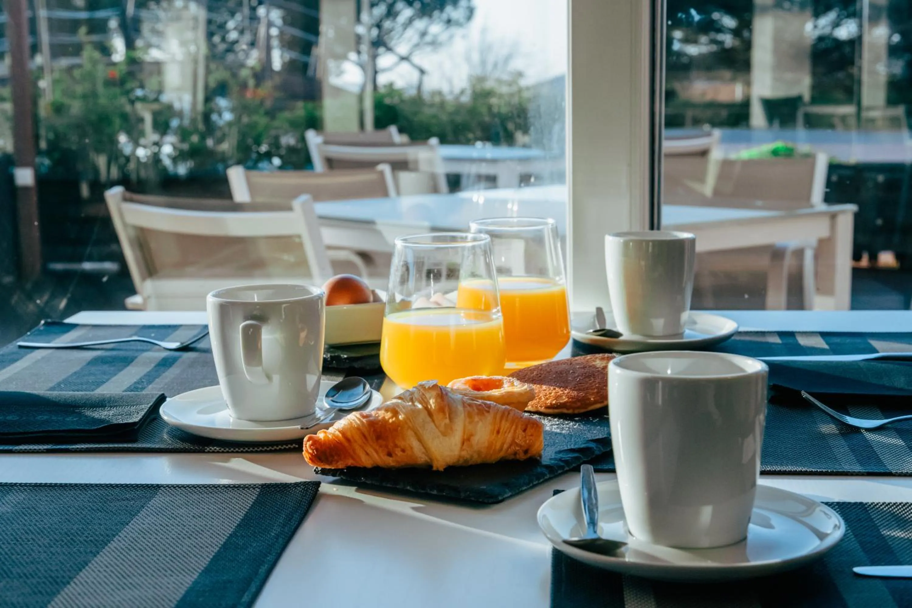 Breakfast in MS Aparthotel