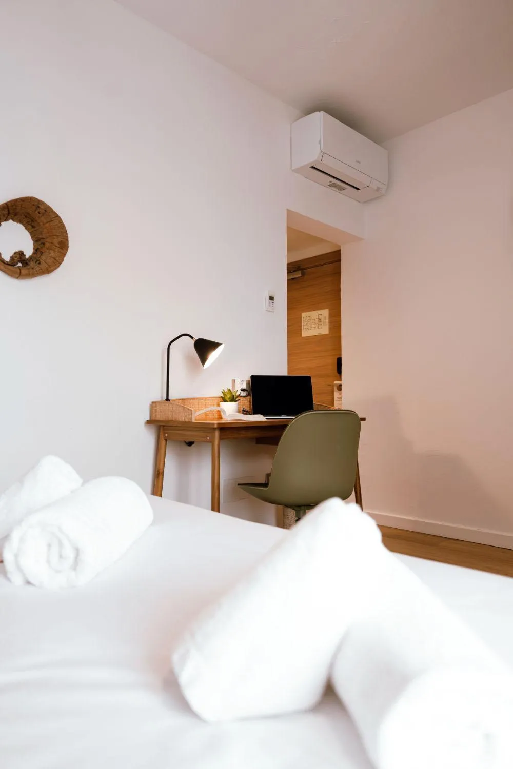 Photo of the whole room, Bed in Outsite Ibiza