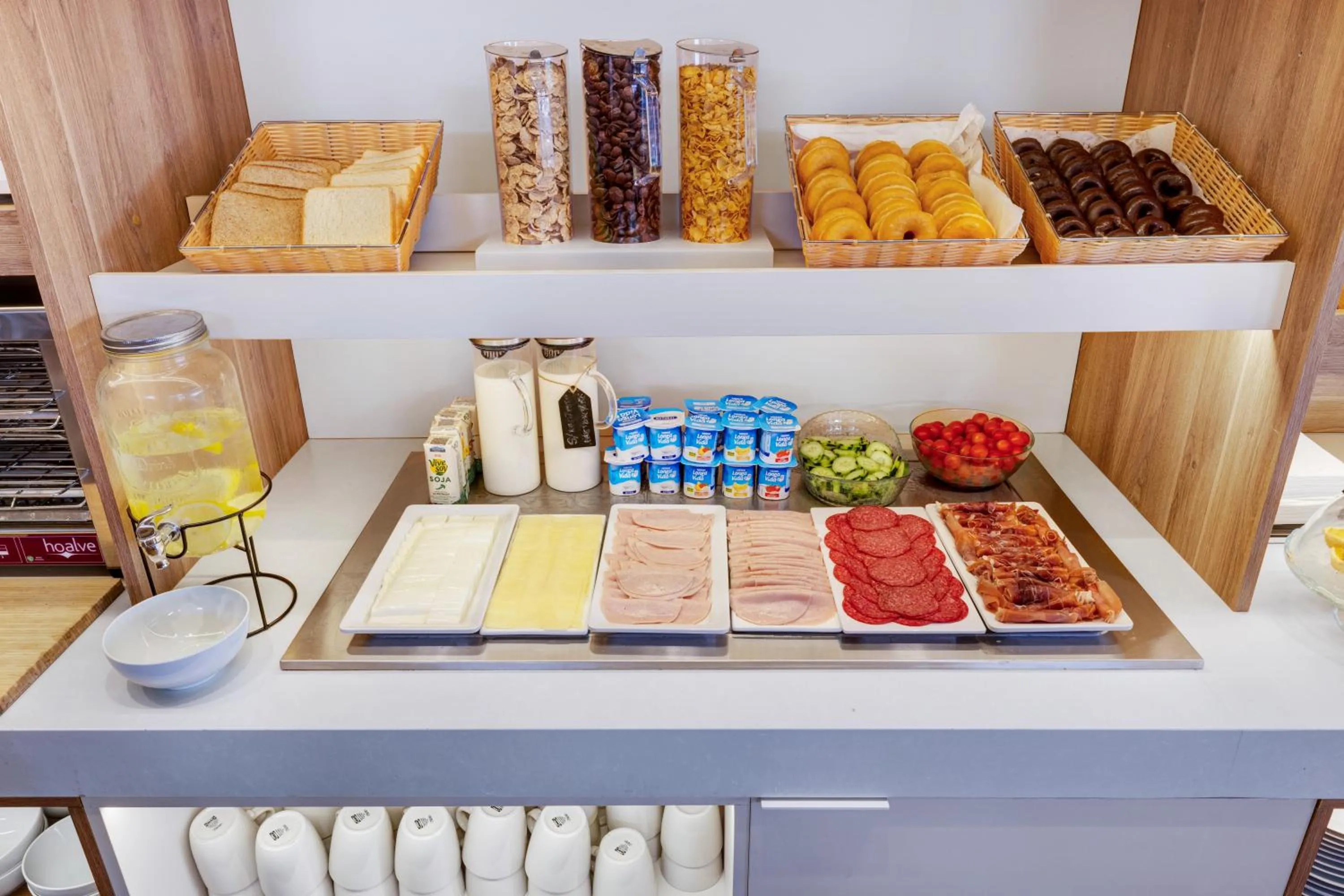 Breakfast in B&B HOTEL Sado Setúbal