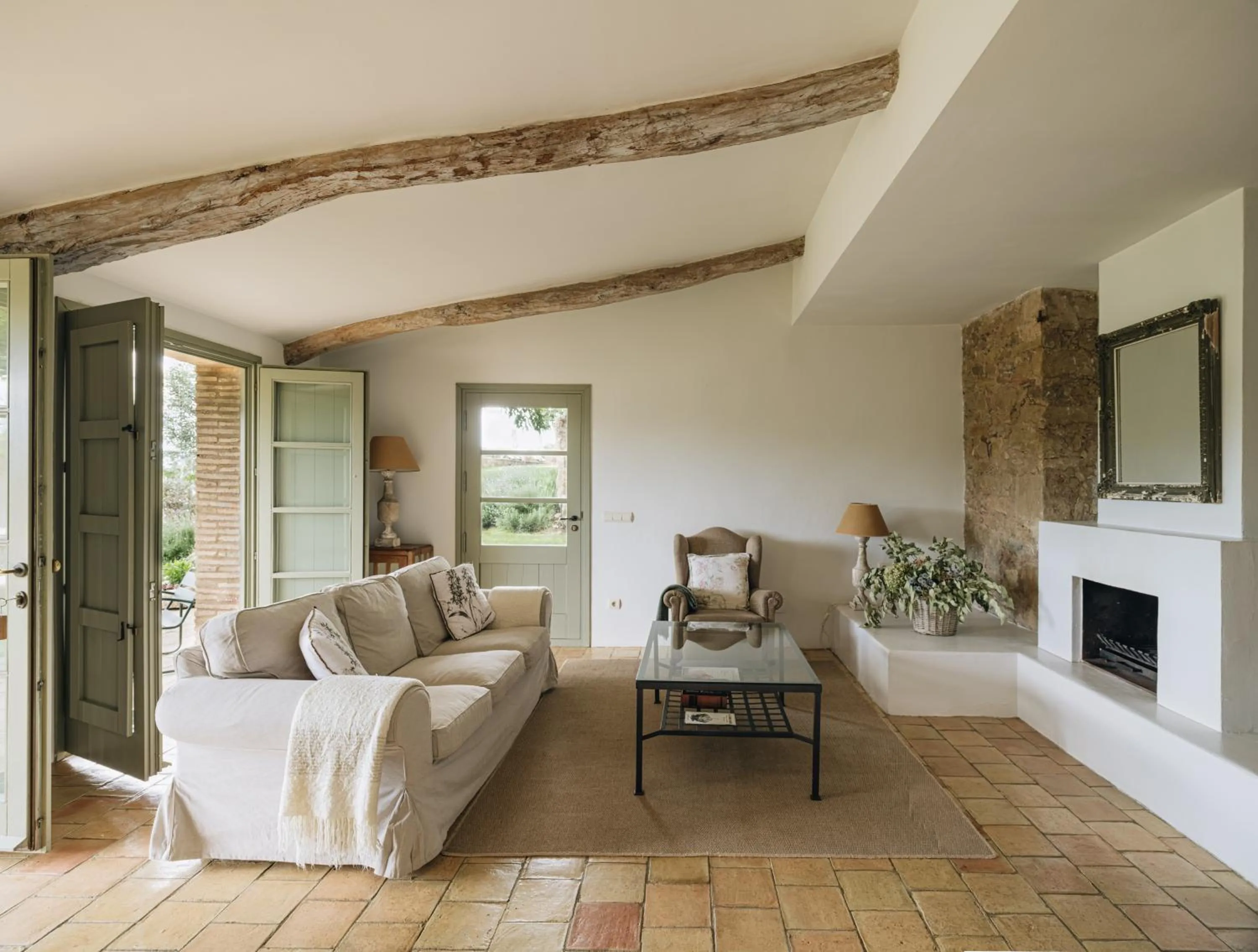 Communal lounge/ TV room in Can Bassa