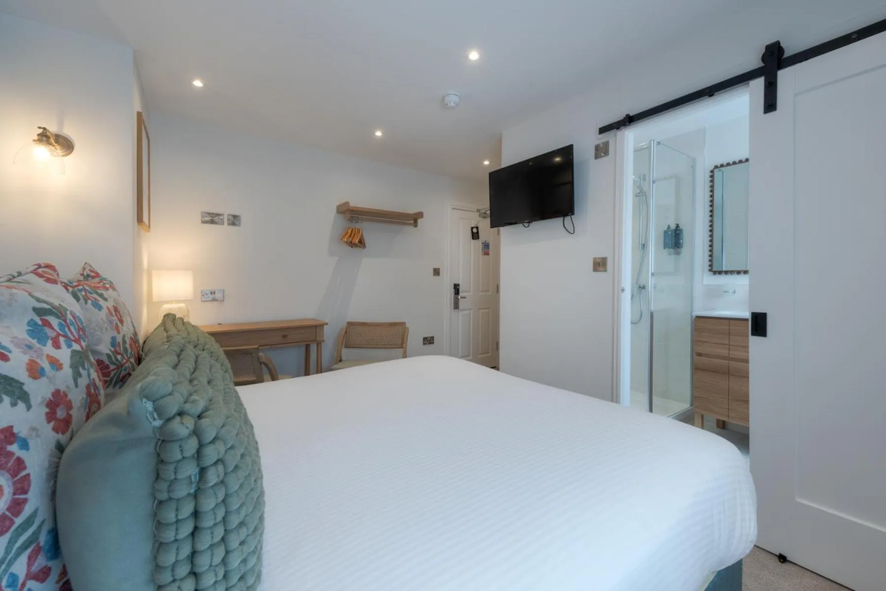 Photo of the whole room, Bed in Florence Suite Boutique Hotel and Restaurant