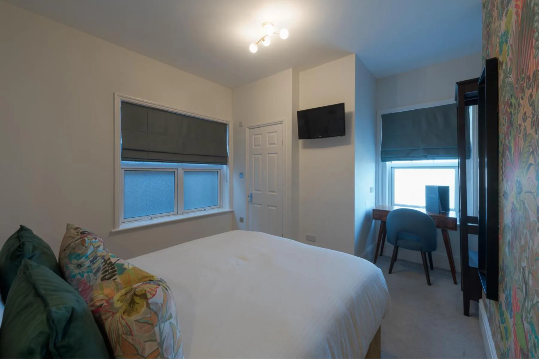 Photo of the whole room, Bed in Florence Suite Boutique Hotel and Restaurant