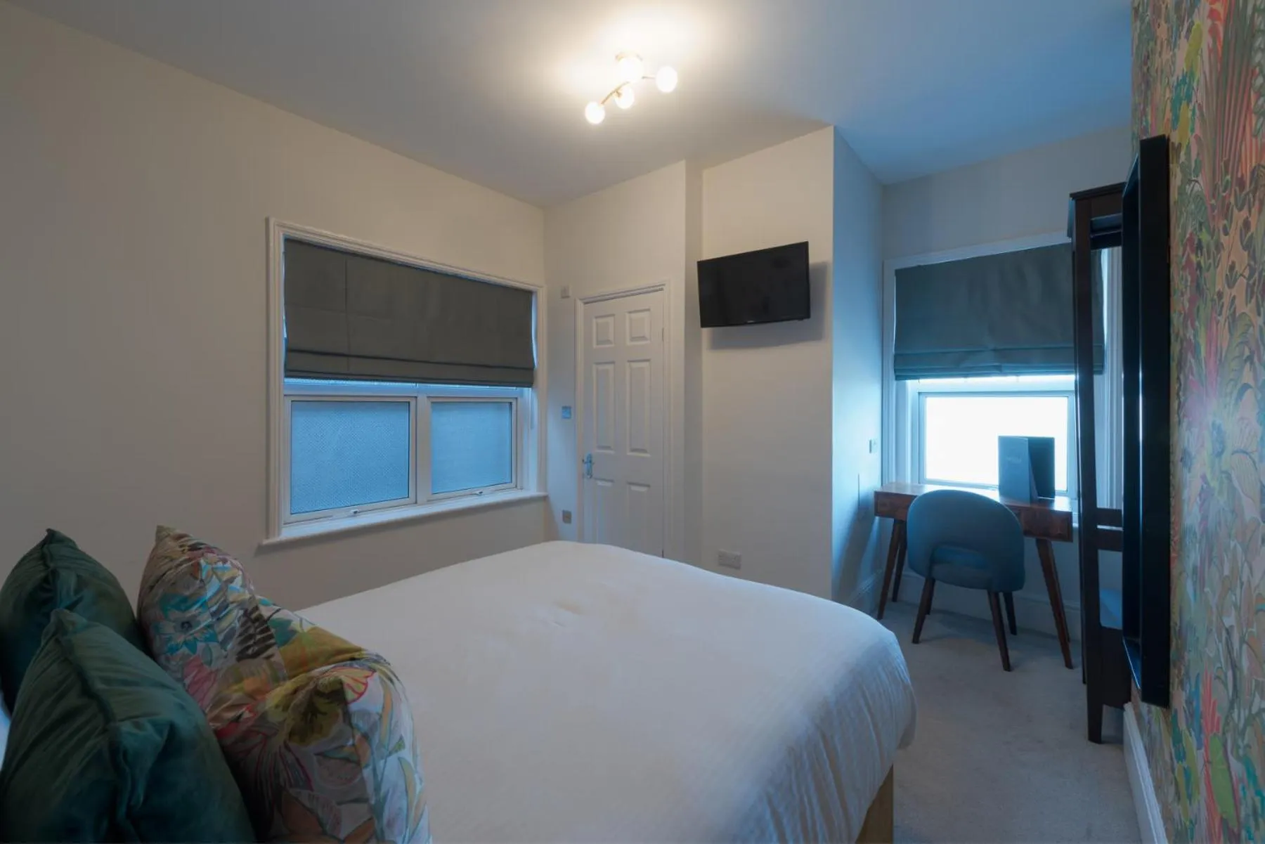 Photo of the whole room, Bed in Florence Suite Boutique Hotel and Restaurant