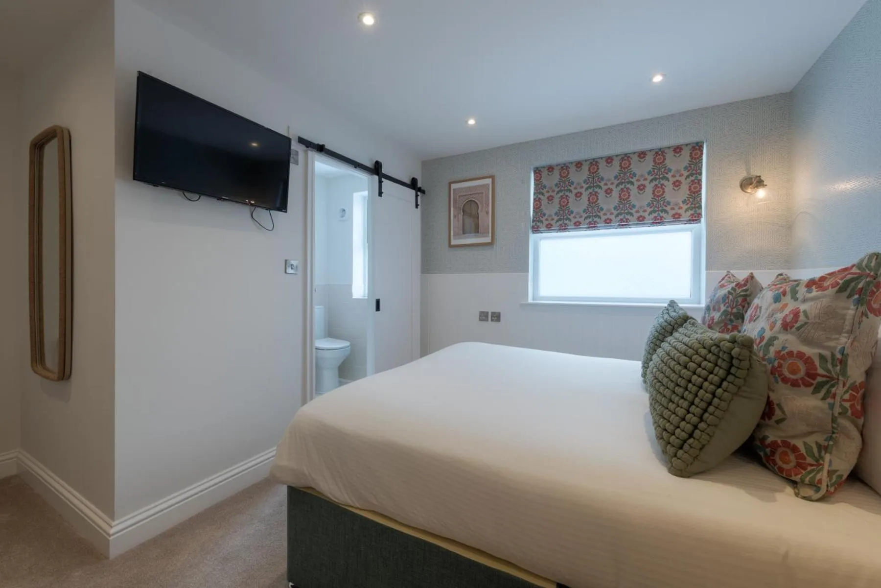 Bed in Florence Suite Boutique Hotel and Restaurant