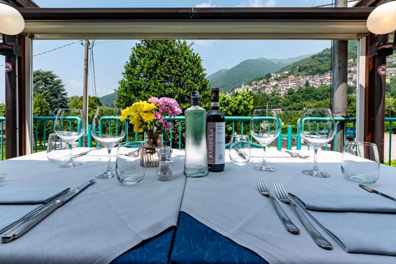 Restaurant/places to eat in Hotel National