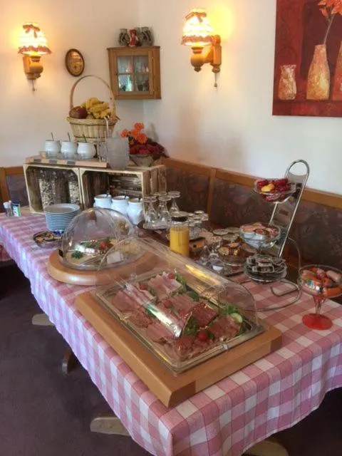 Buffet breakfast in Hotel Adlerschanze