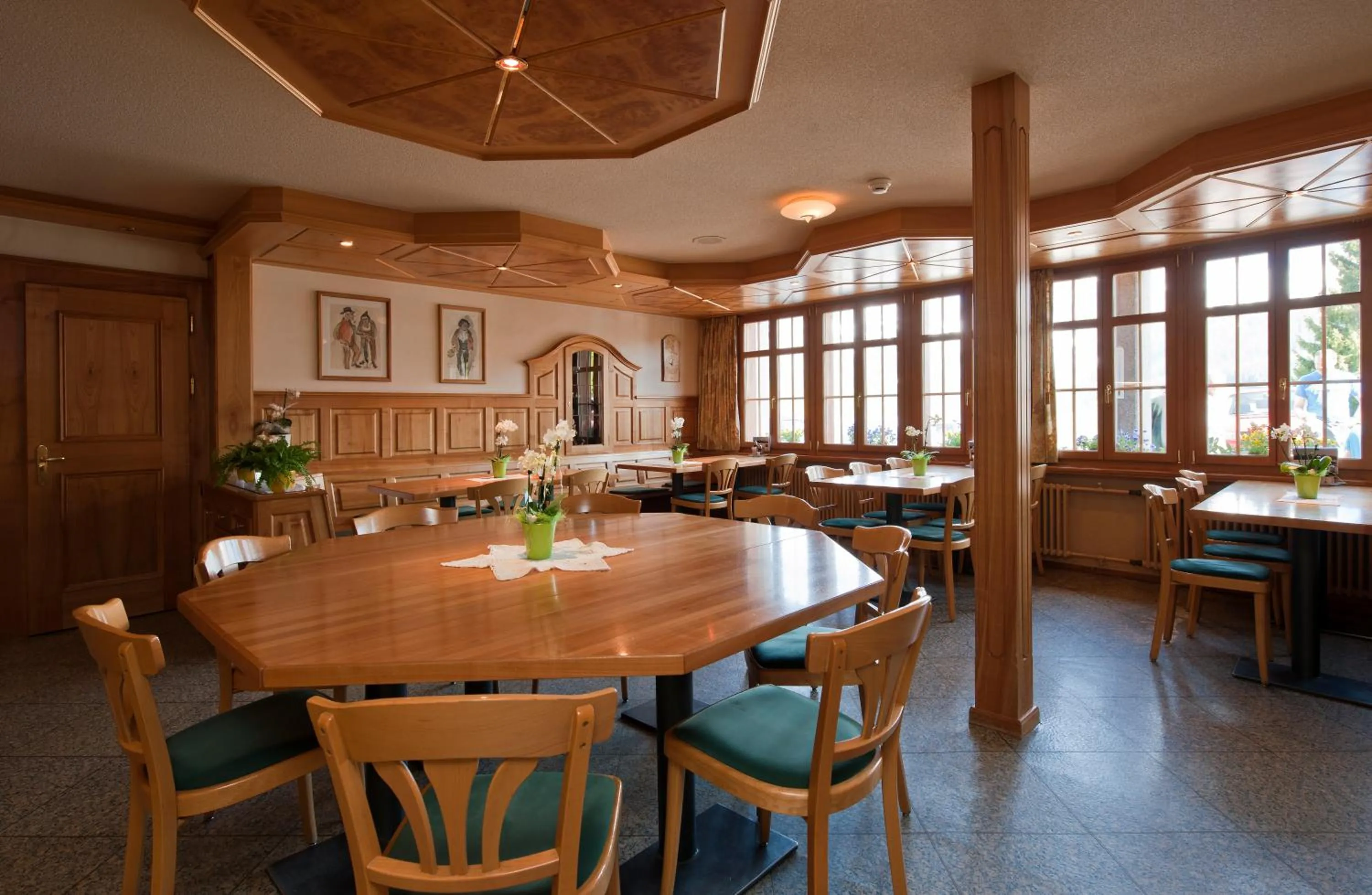 Restaurant/places to eat in Hotel Stump's Alpenrose