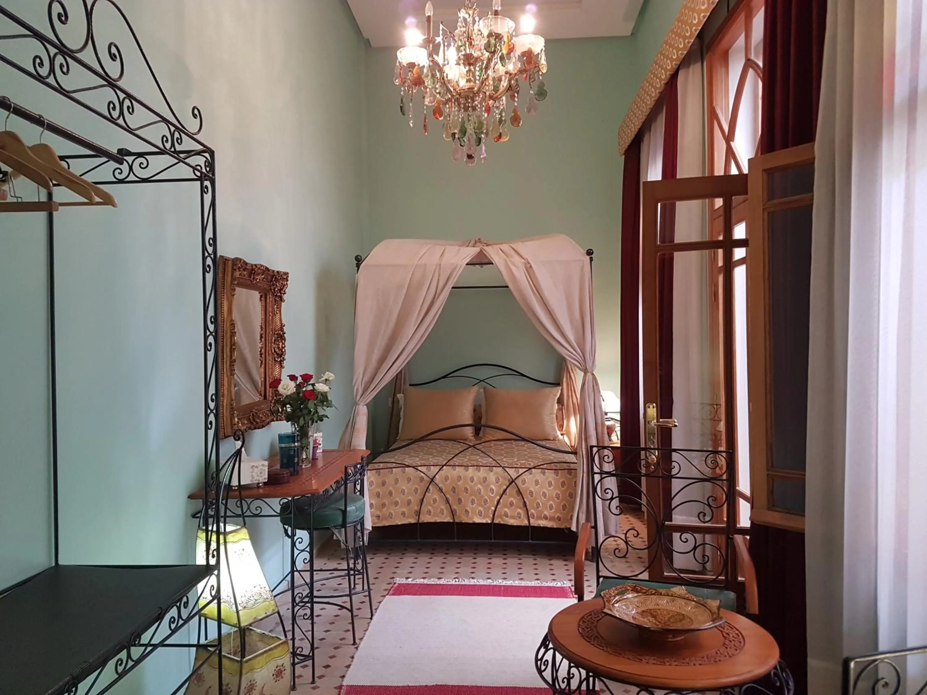 Photo of the whole room, Bed in Riad Dar Karima
