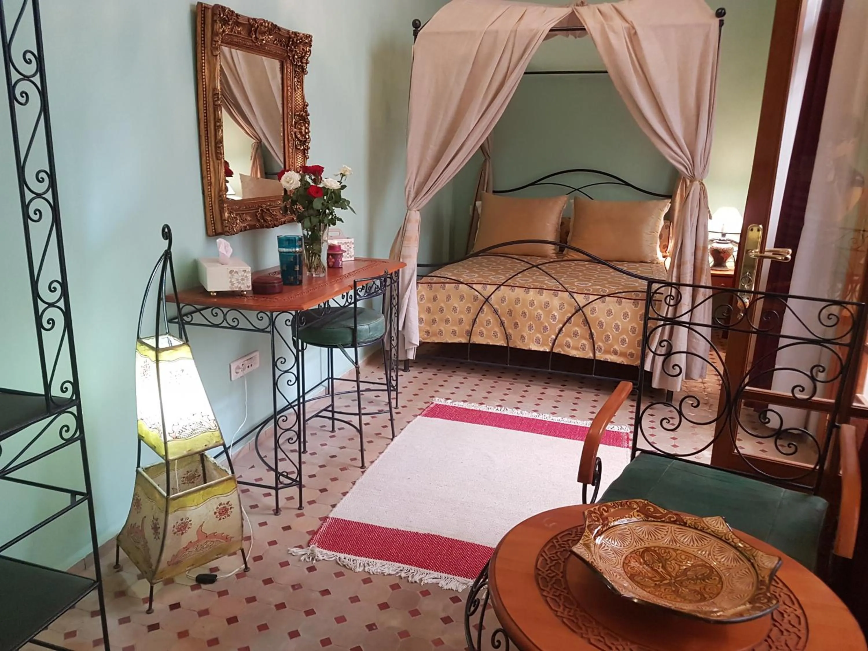 Photo of the whole room, Bed in Riad Dar Karima