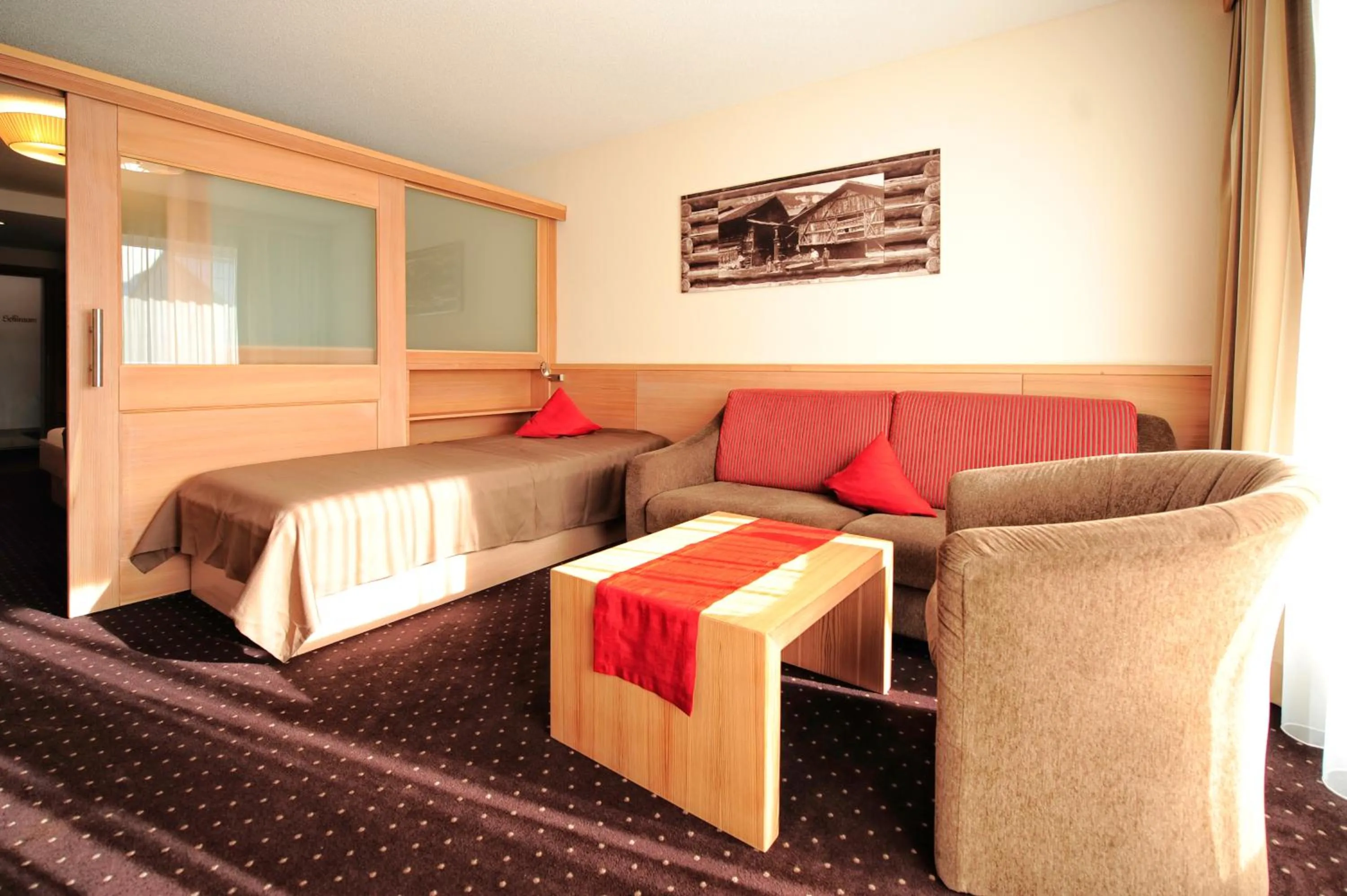 Photo of the whole room, Bed in Hotel Röck Garni