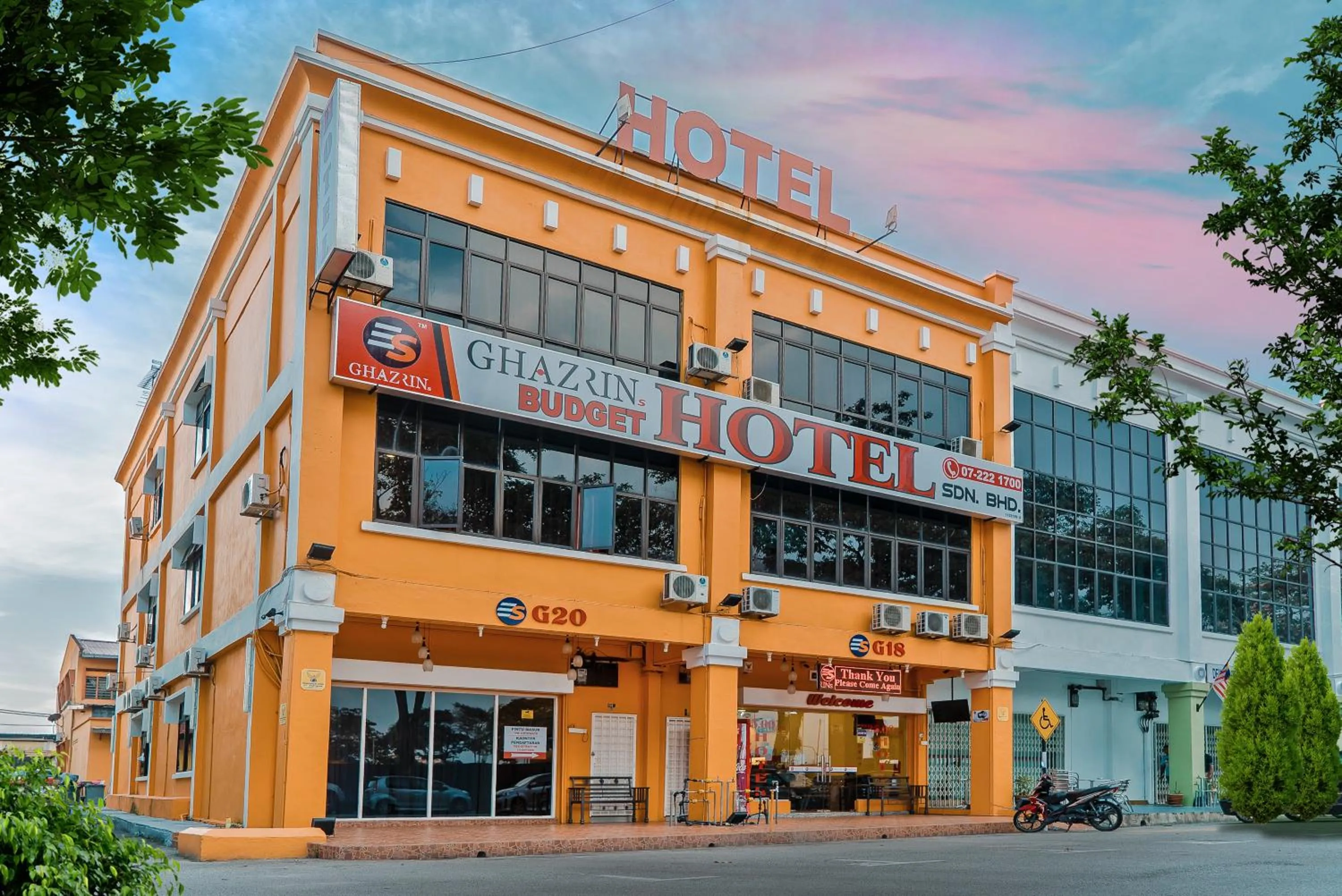 Property building in Ghazrin's Garuda Hotel