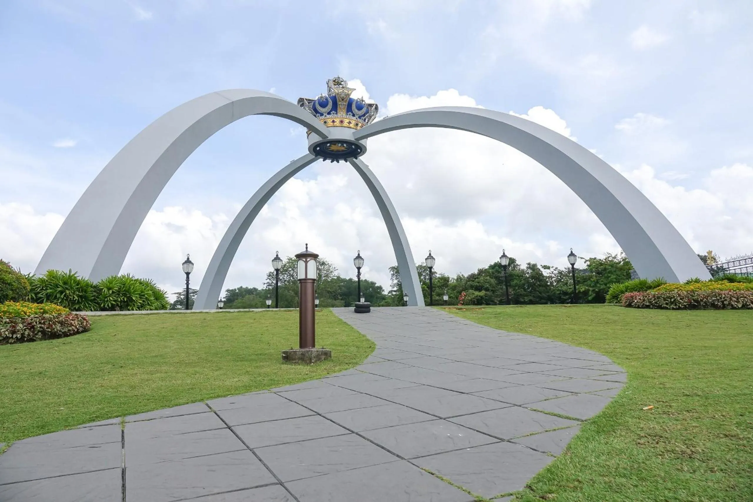 Ghazrin's Garuda Hotel