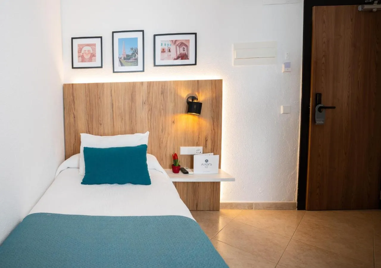 Bedroom, Bed in Alfons Hotel