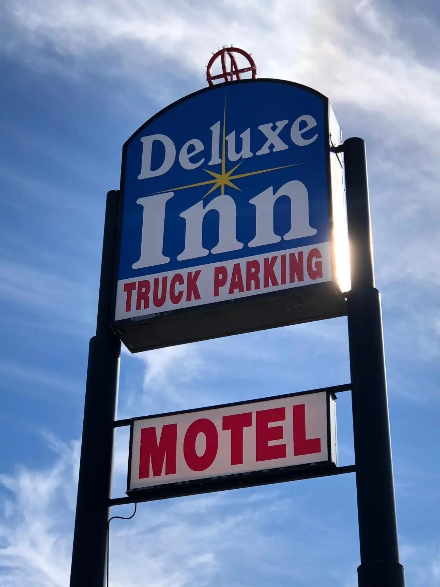 Deluxe Inn Motel Deluxe Inn Motel