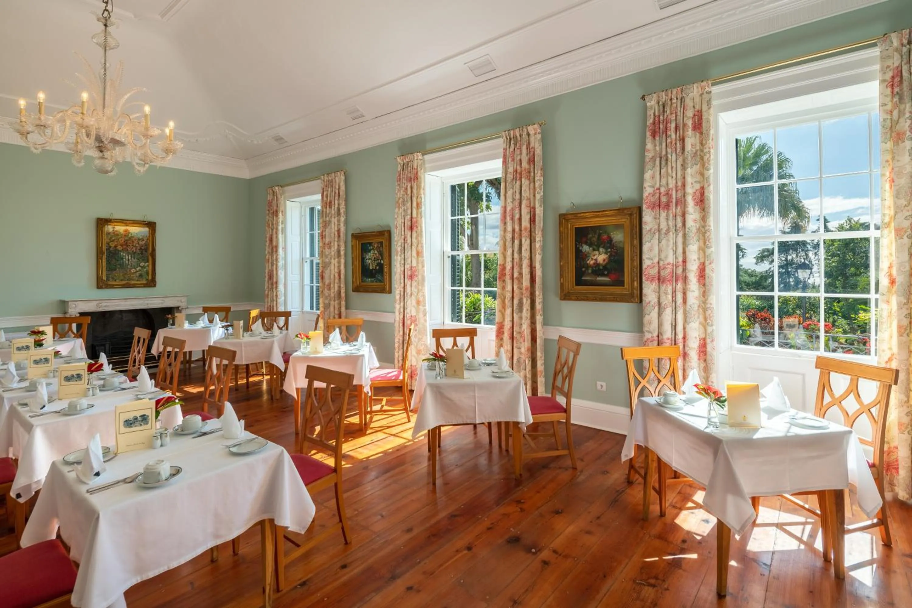 Restaurant/places to eat in Quinta Jardins do Lago