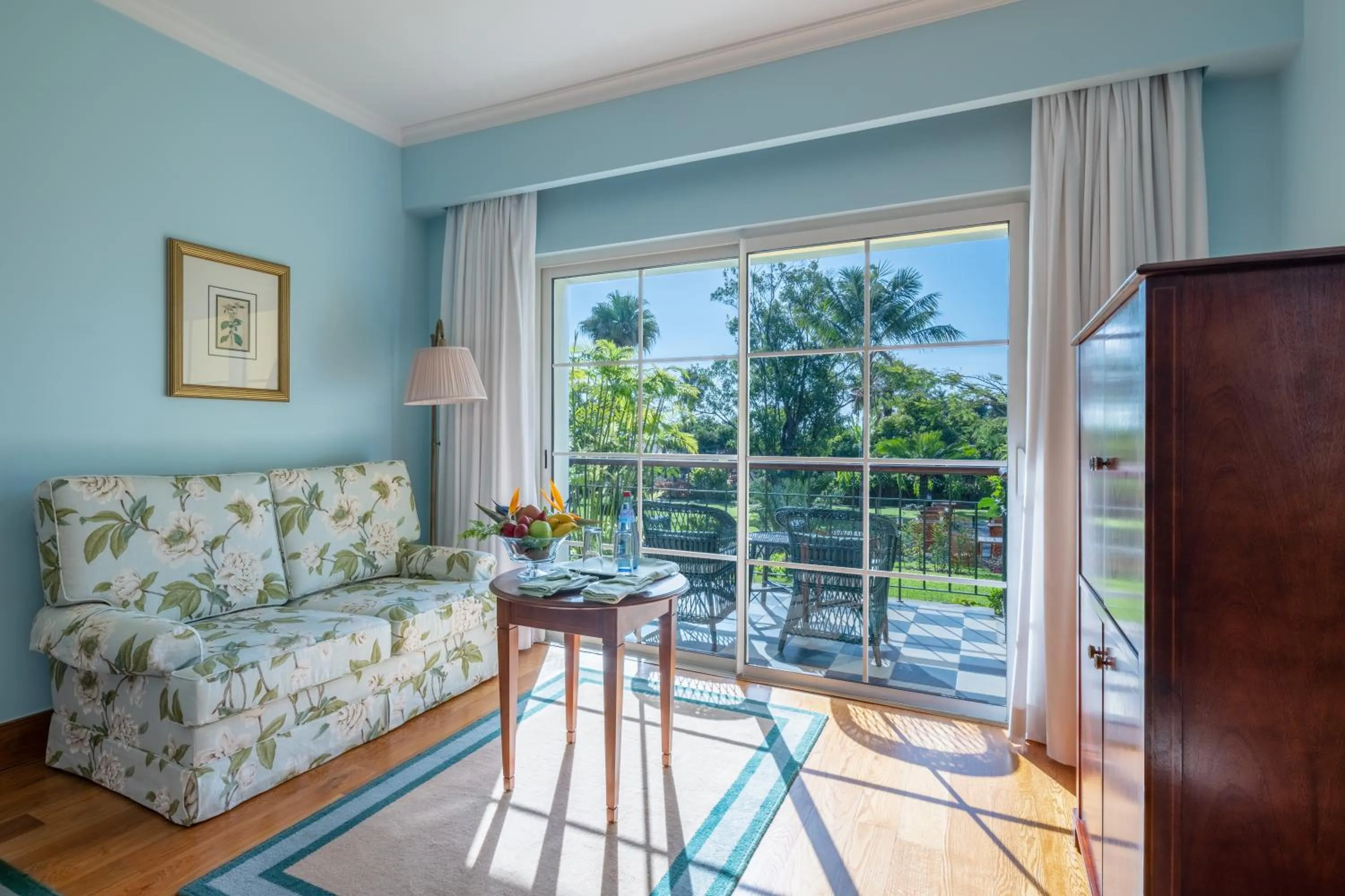 Balcony/Terrace, Bed in Quinta Jardins do Lago