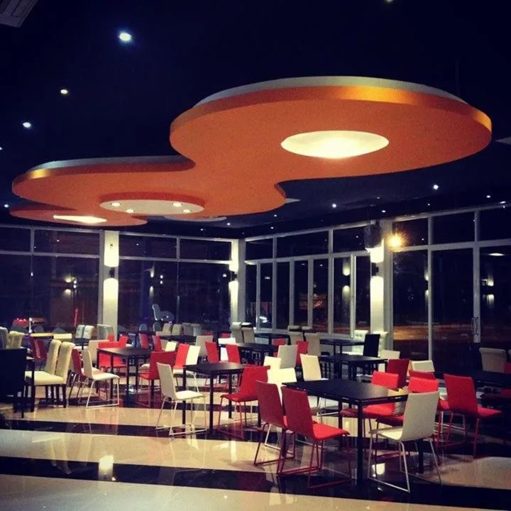 Restaurant/places to eat in BK Place Hotel