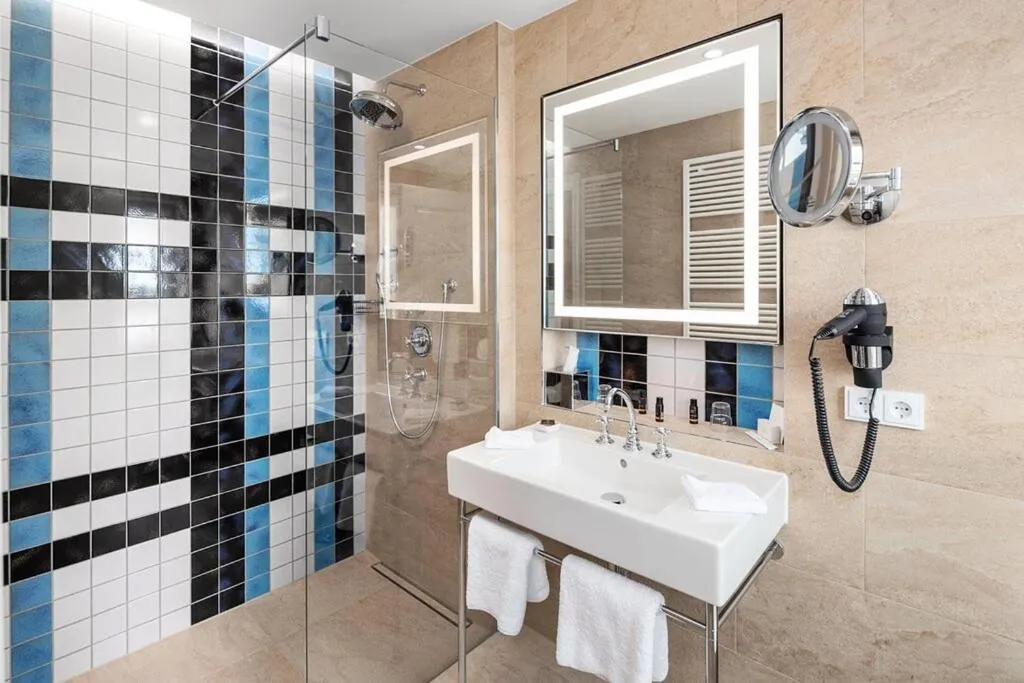 Shower in Aalernhüs hotel & spa