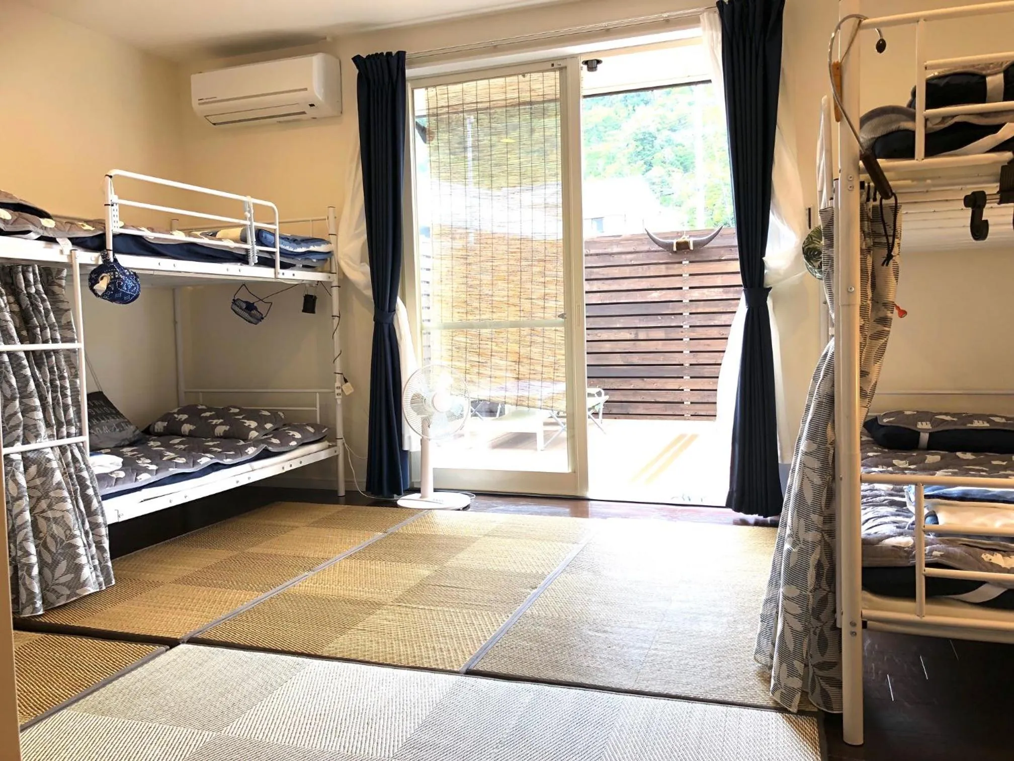 Bed in Ricco Mond Hills Apartment Houseアパートタイプの宿は宿泊者と接しない 安全な宿