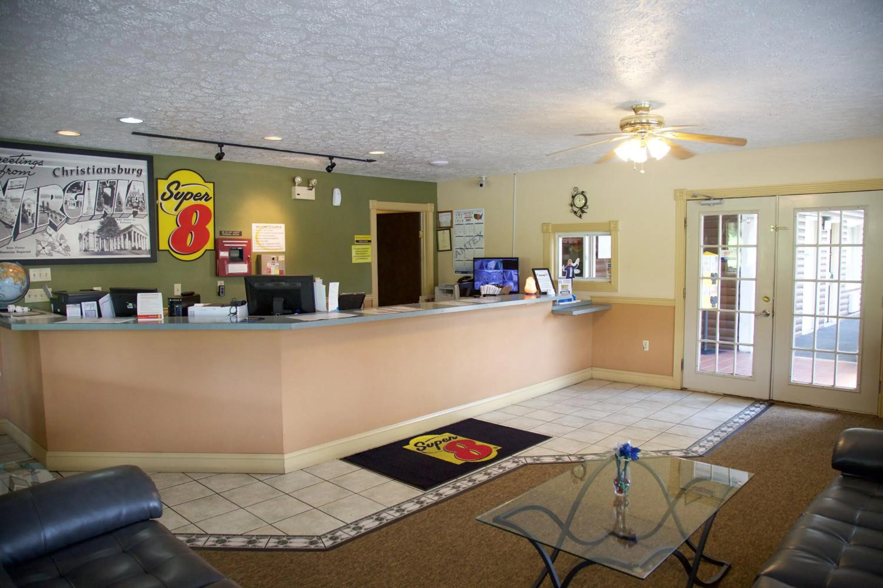 Lobby or reception in Super 8 by Wyndham Christiansburg