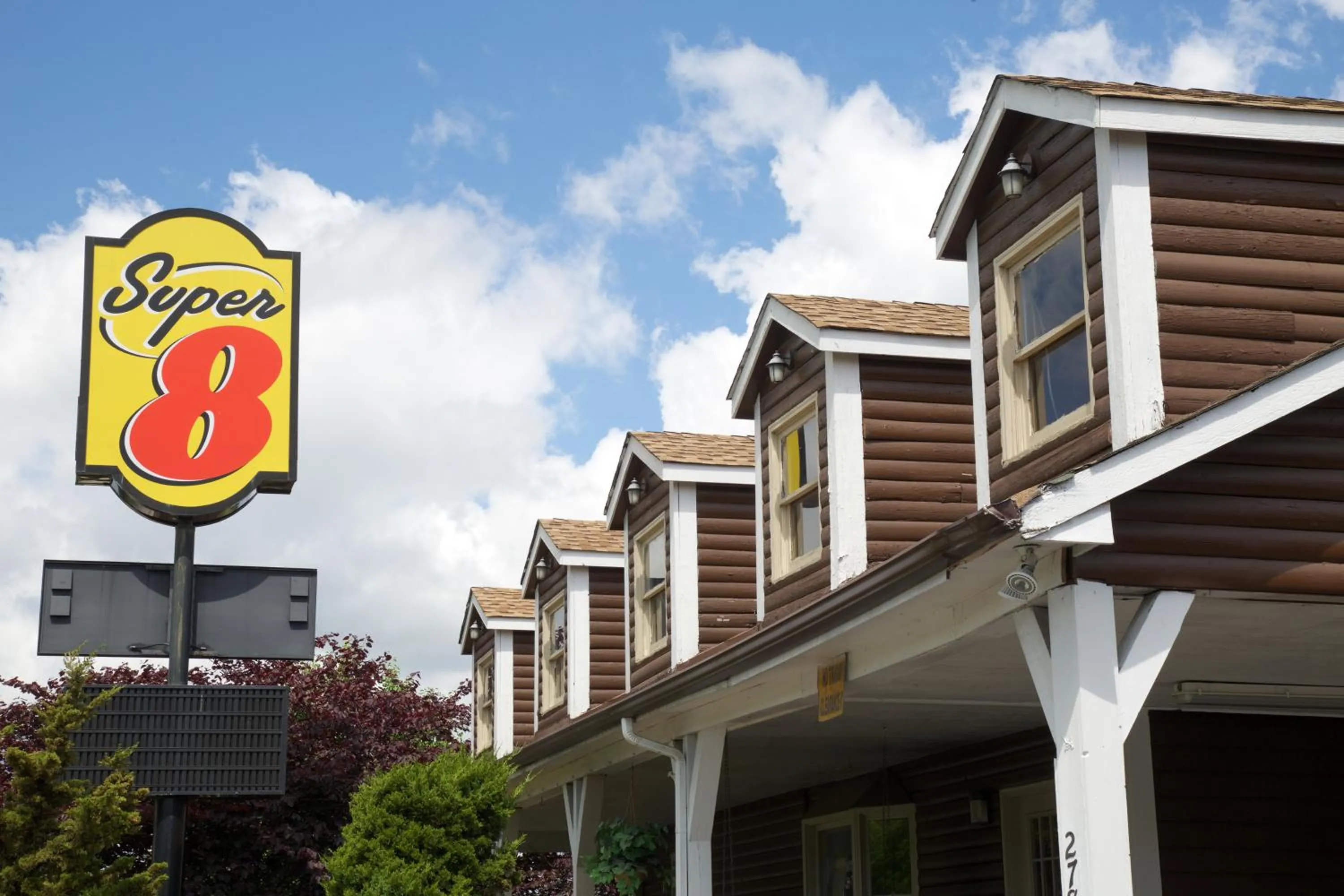 Property logo or sign in Super 8 by Wyndham Christiansburg