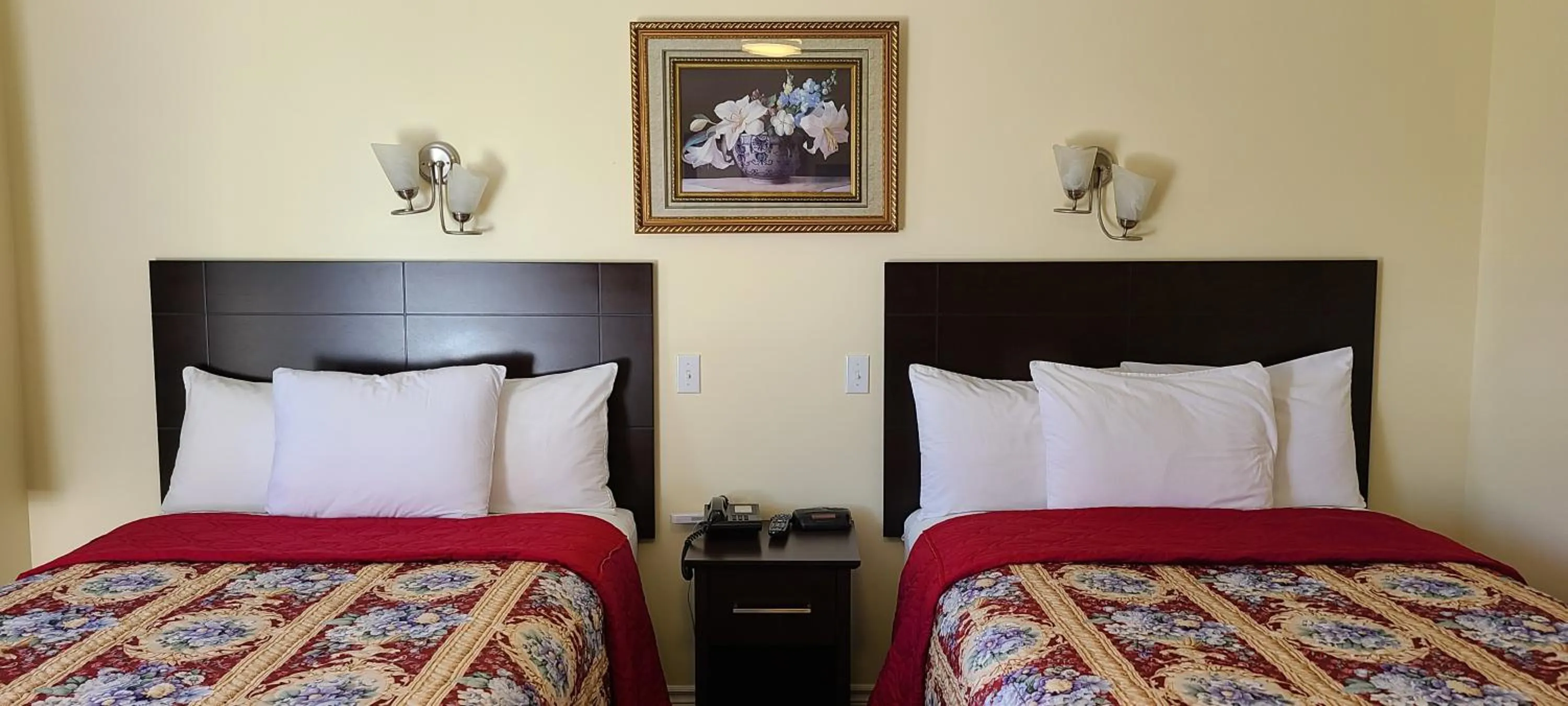 Bed in Fox Motor Inn