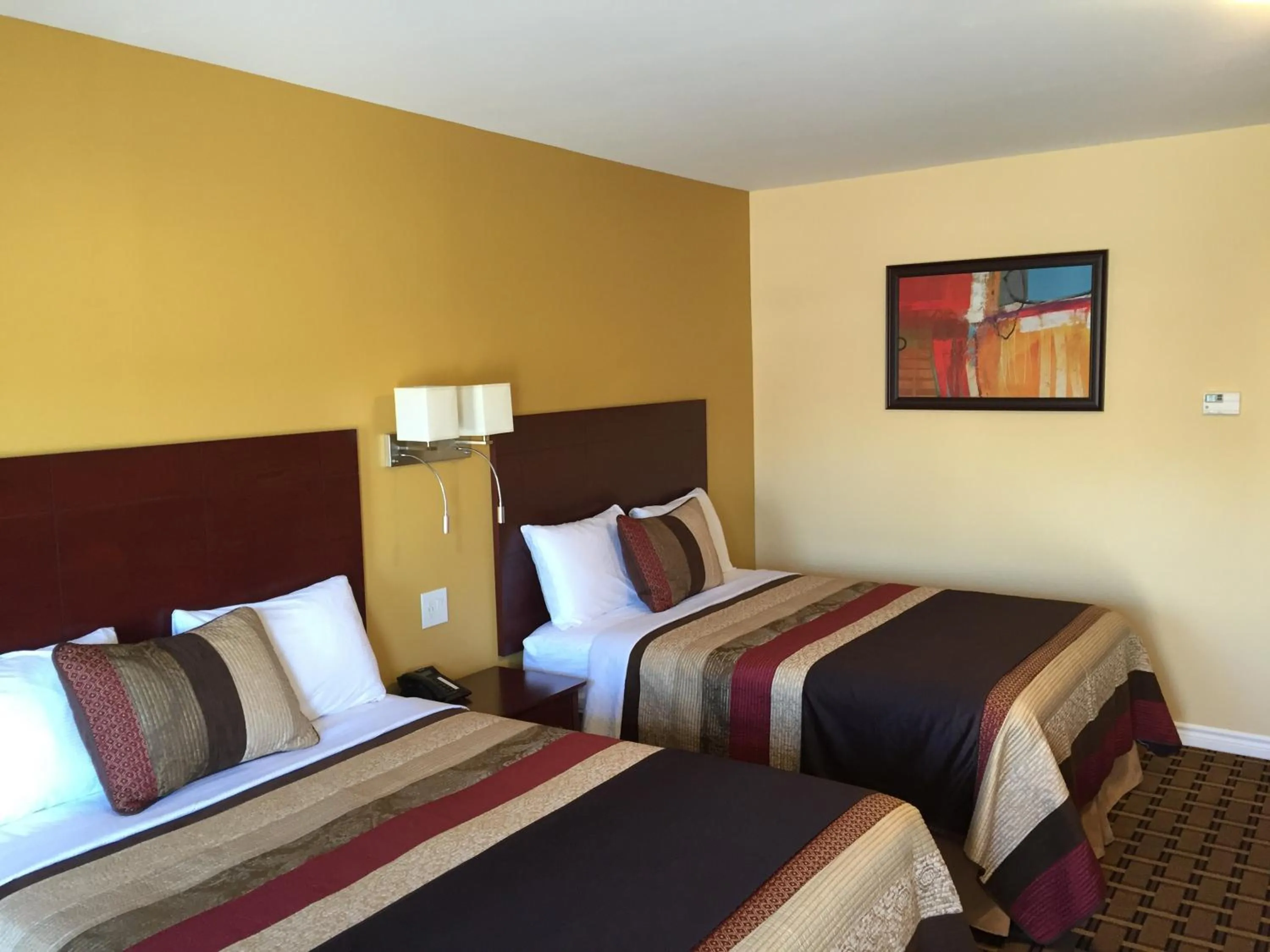 Bedroom, Bed in Fox Motor Inn