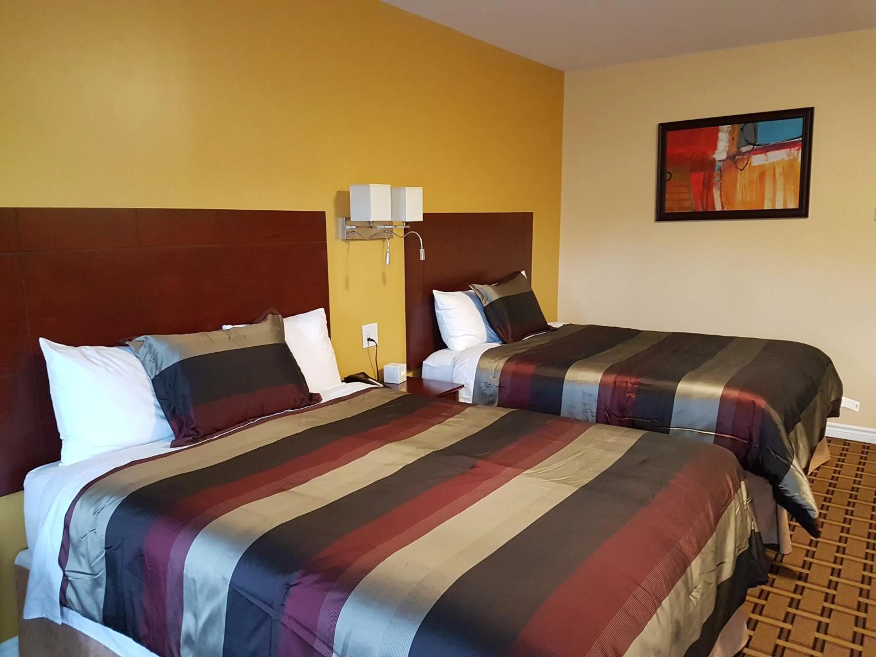 Bedroom, Bed in Fox Motor Inn