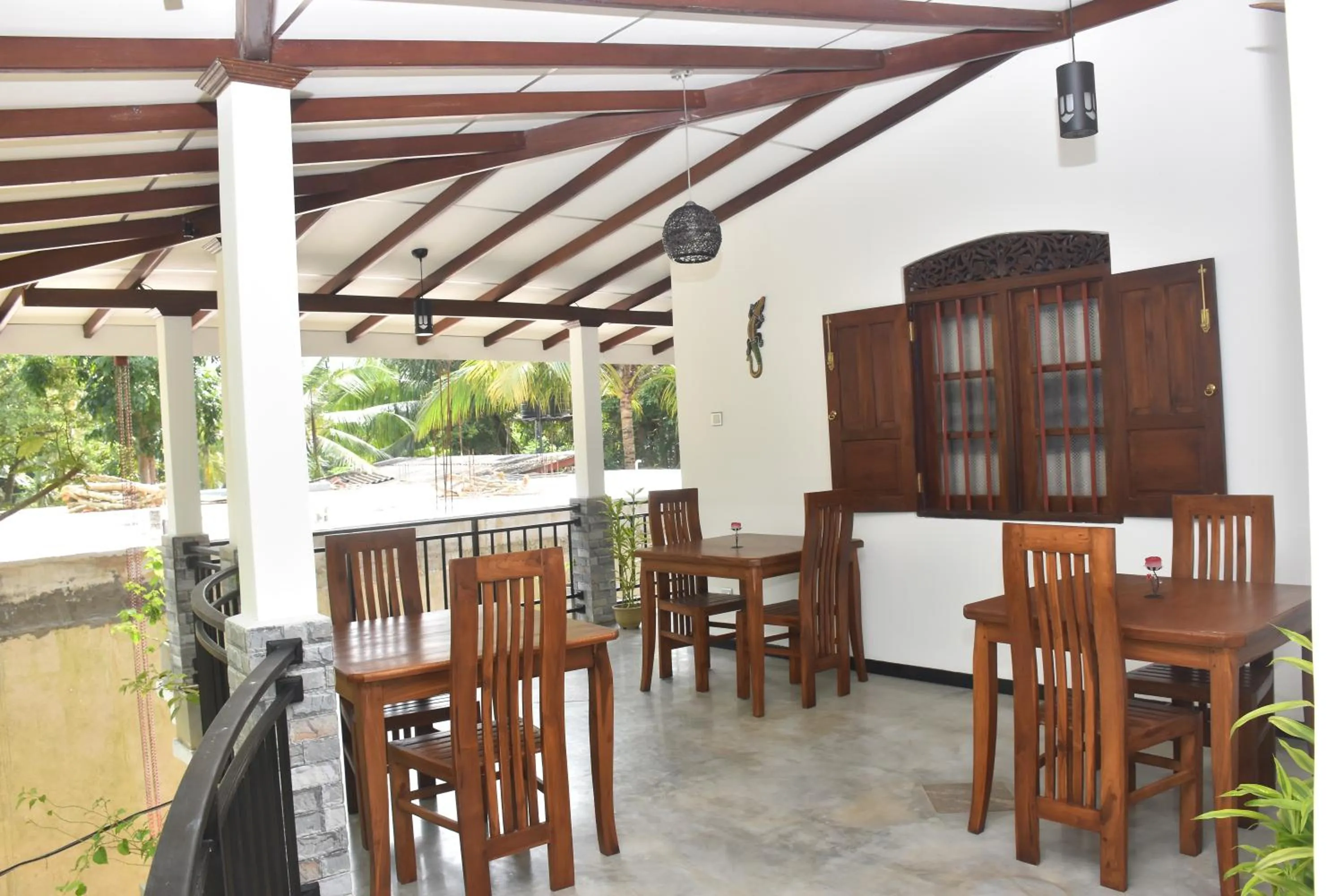 Restaurant/places to eat in Neo Grand Villa