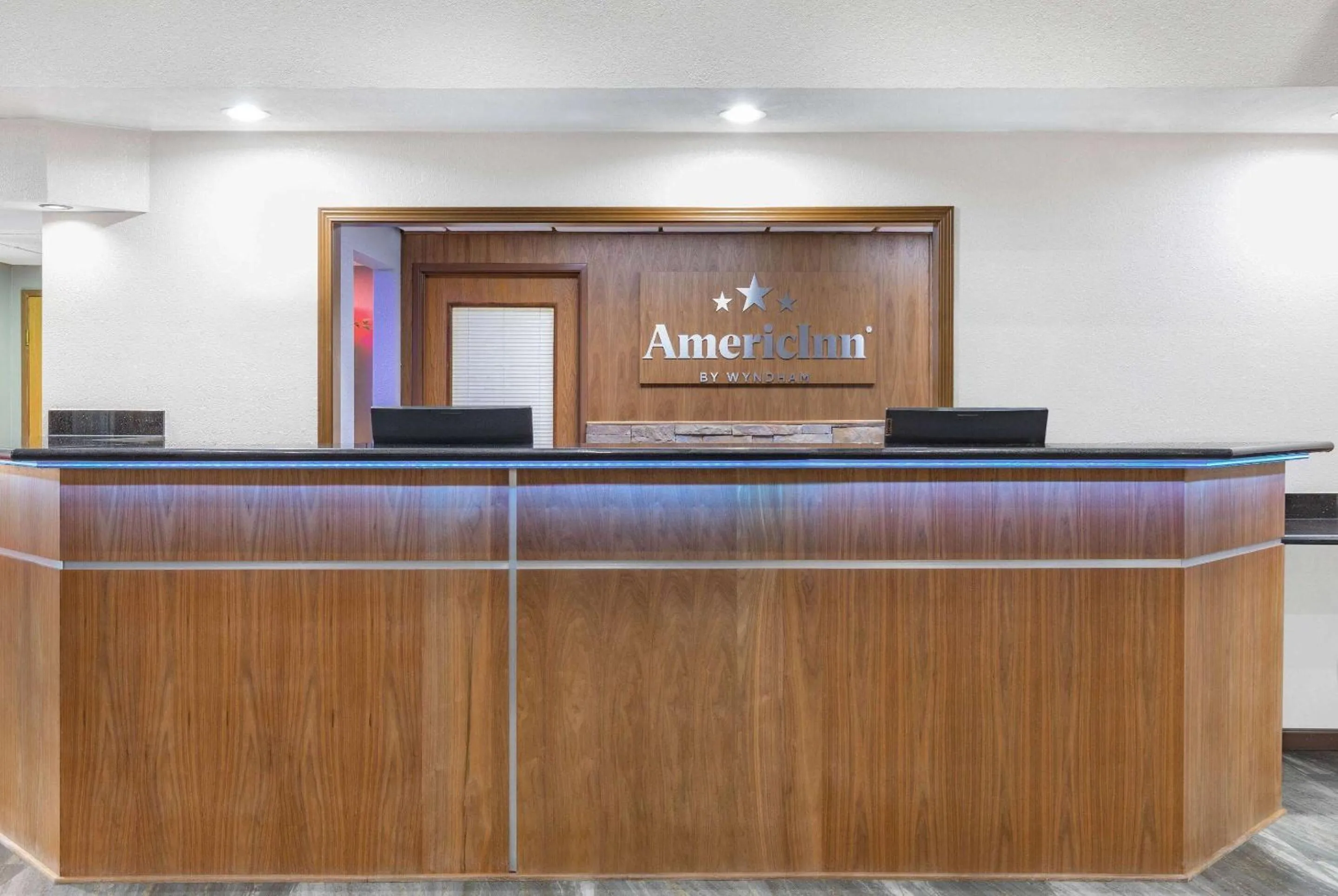 Lobby or reception in AmericInn by Wyndham Pella