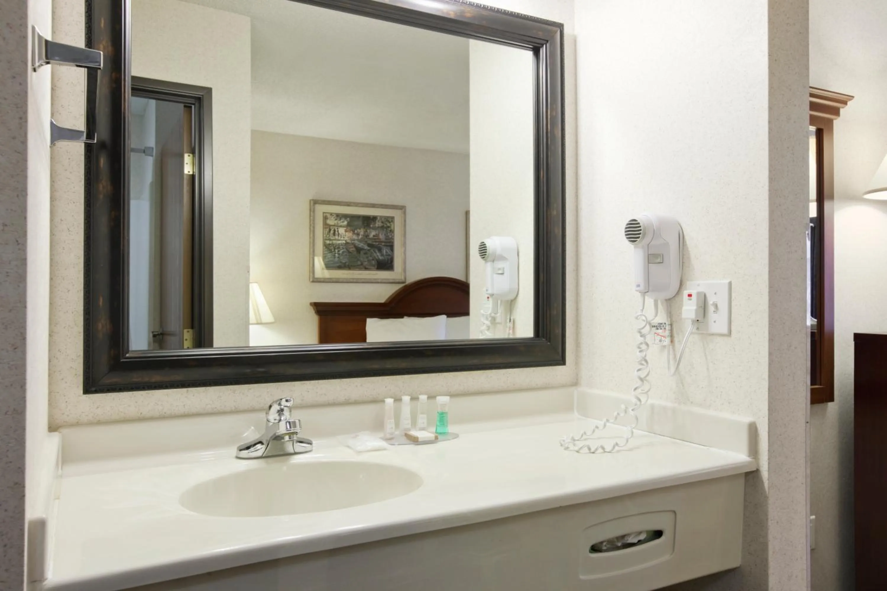 Bathroom in Baymont by Wyndham Pella