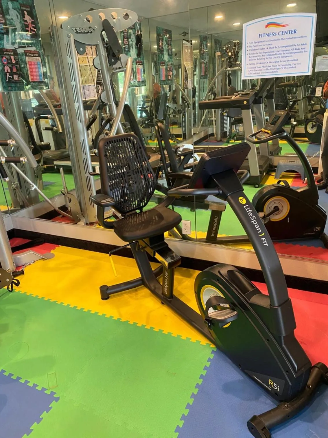 Fitness centre/facilities in Baymont by Wyndham Pella