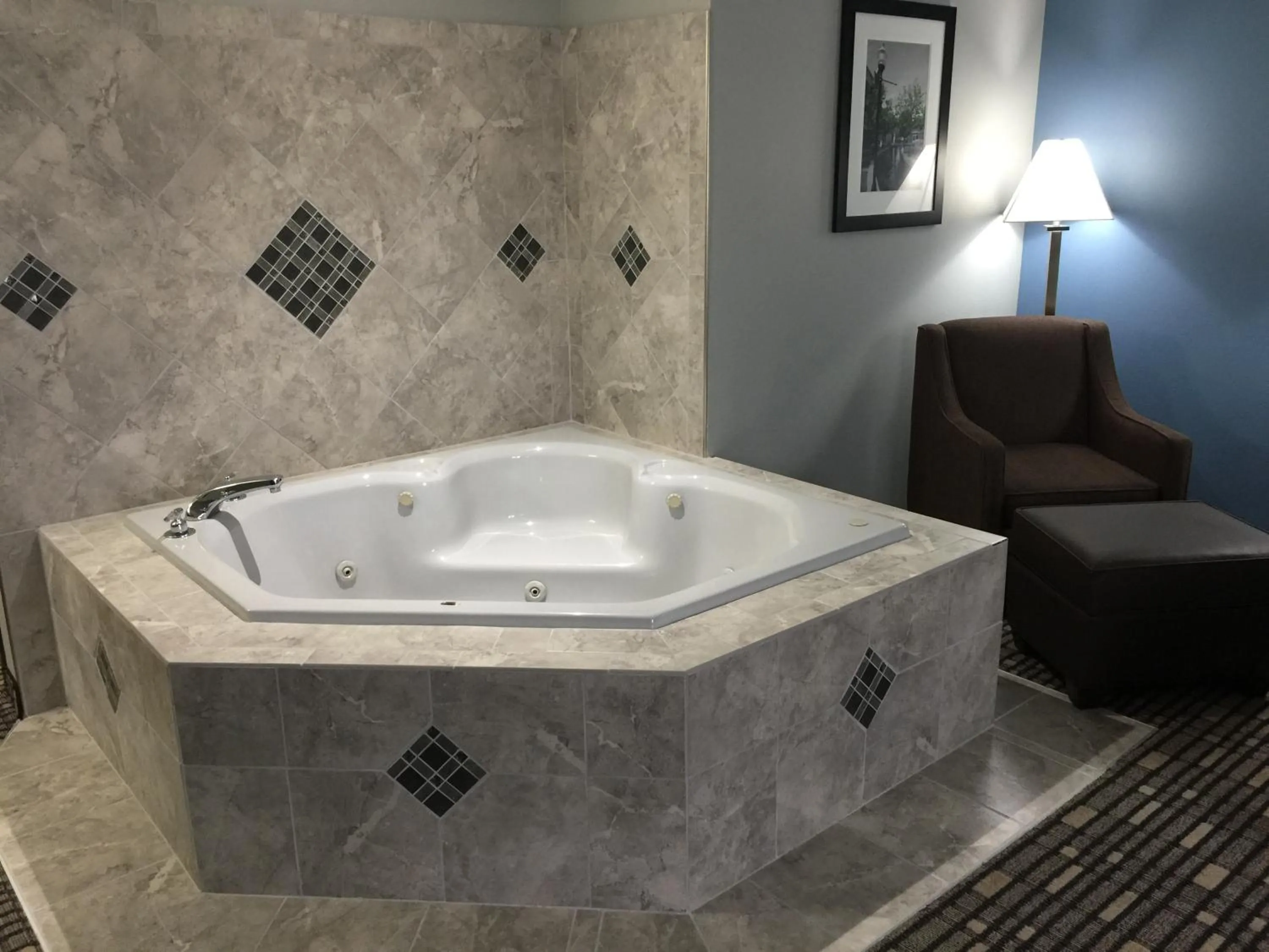 Hot Tub in Baymont by Wyndham Pella