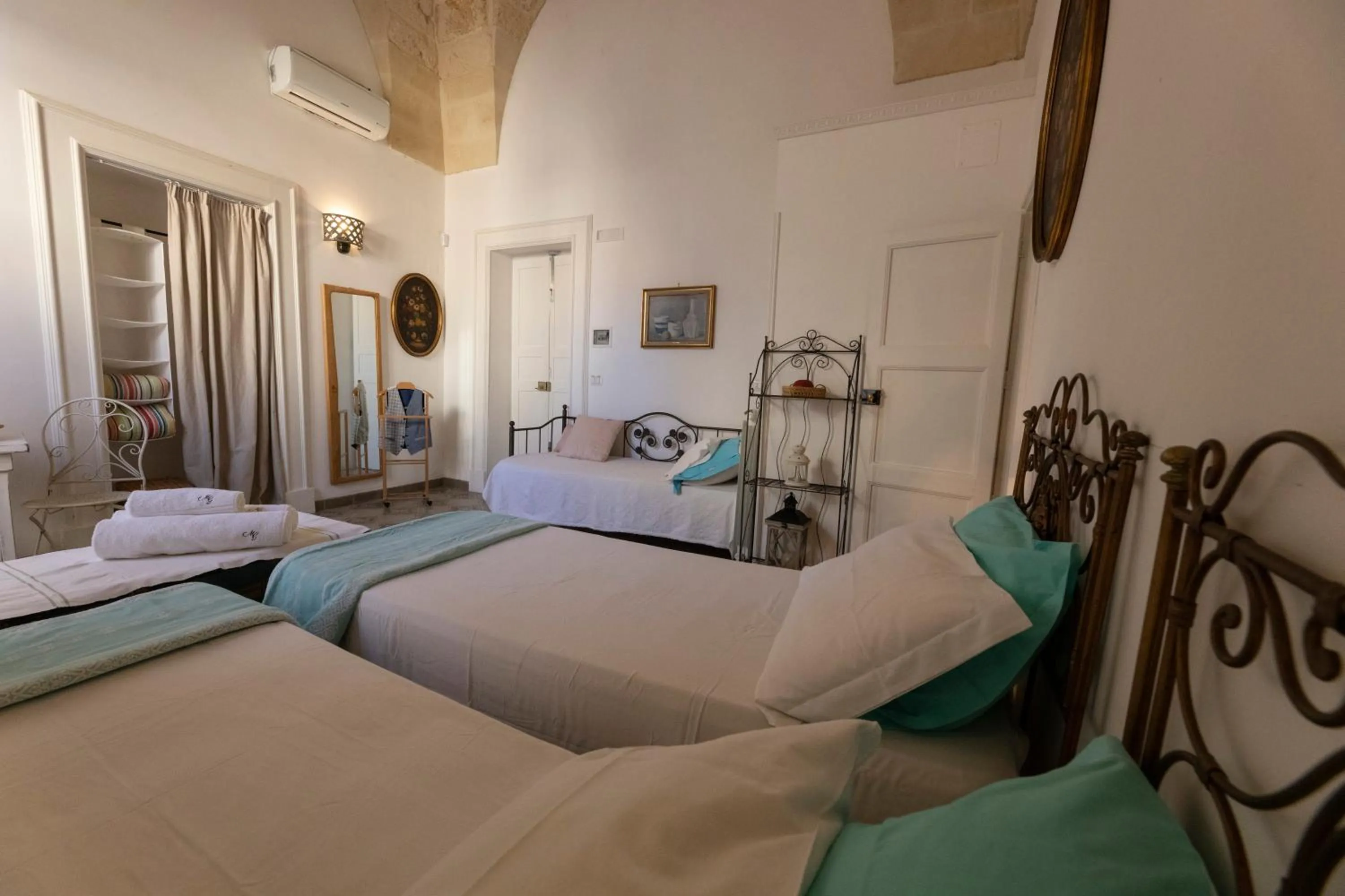 Photo of the whole room, Bed in Antica Dimora dei Nonni