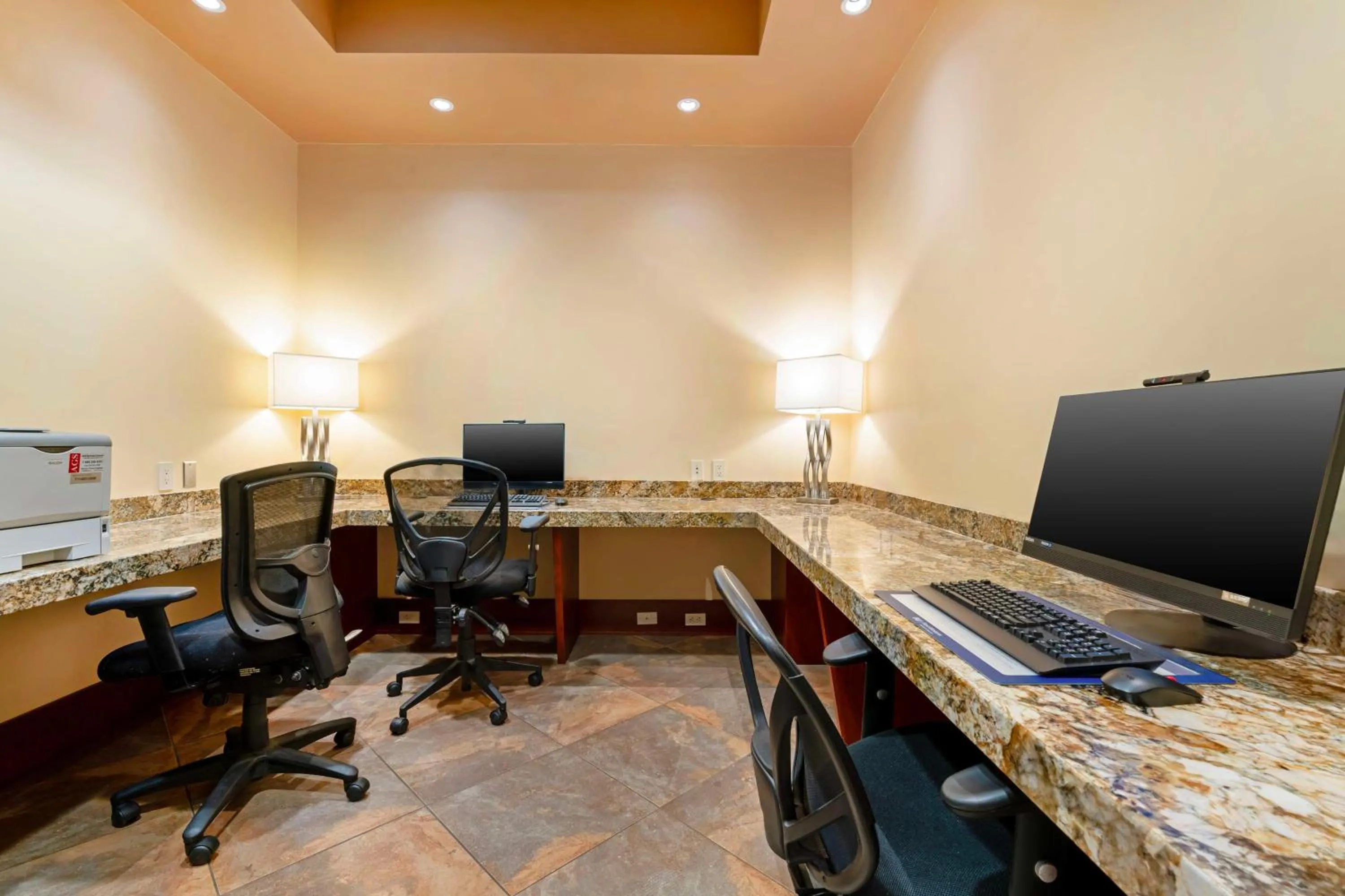 Business facilities in Best Western Plus Barclay Hotel