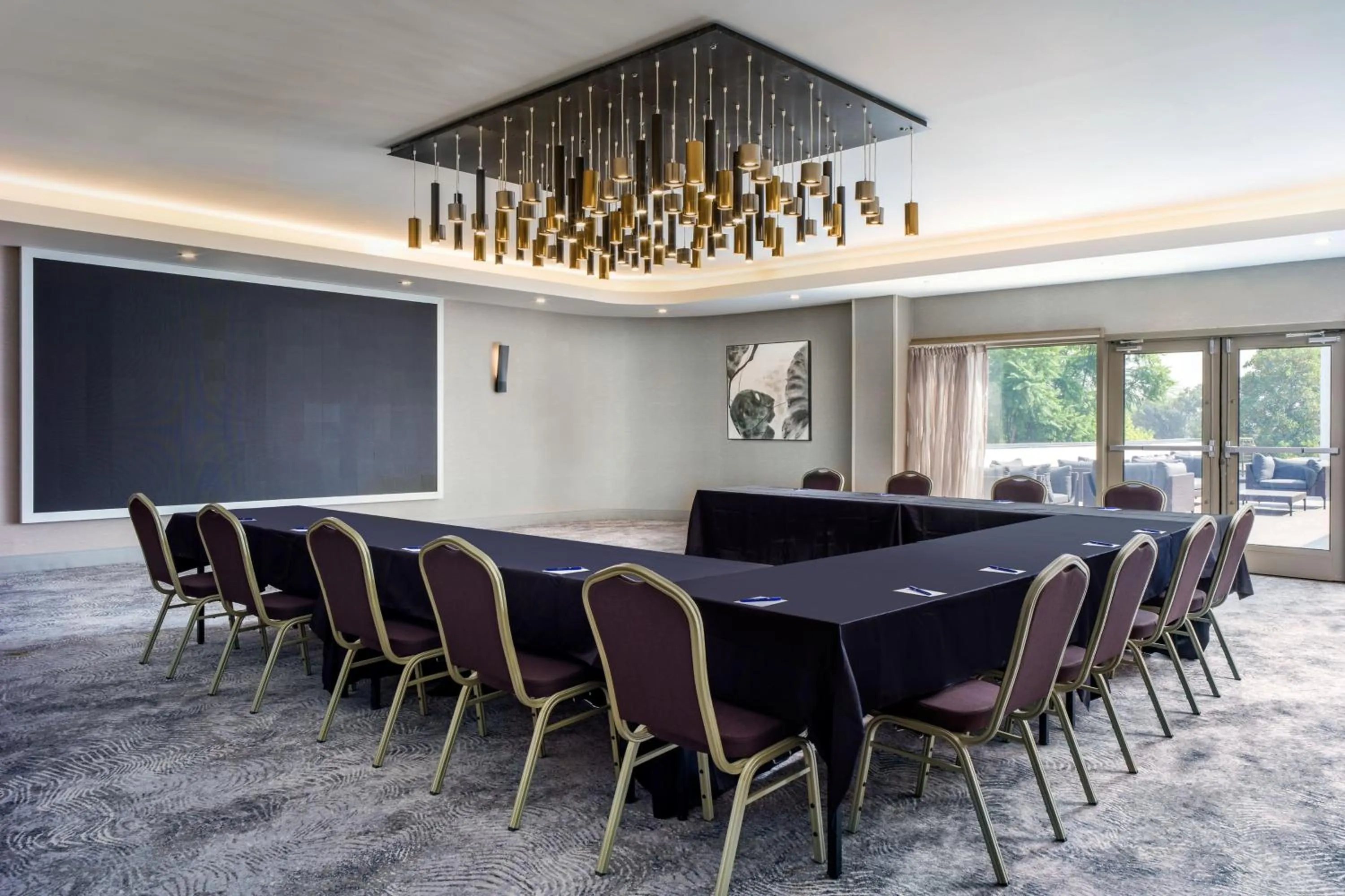 Meeting/conference room in Delta Hotels by Marriott Ontario Airport