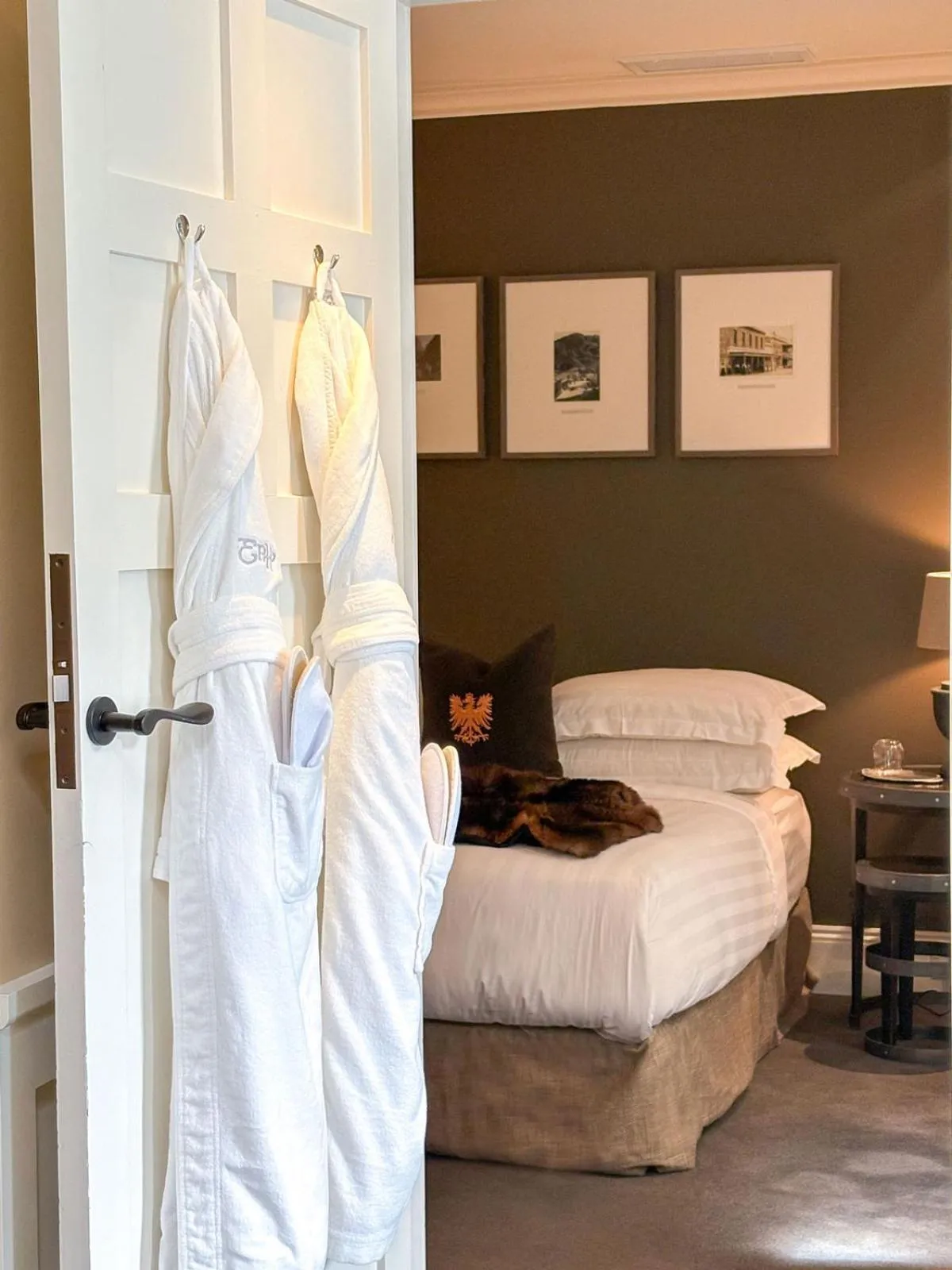 Bed in Eichardt's Private Hotel