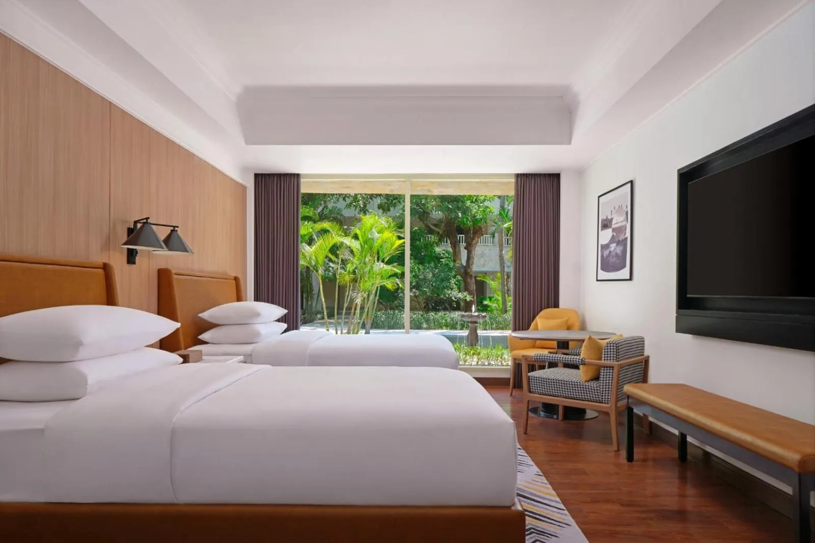 Garden, Bed in Sheraton Jakarta Soekarno Hatta Airport